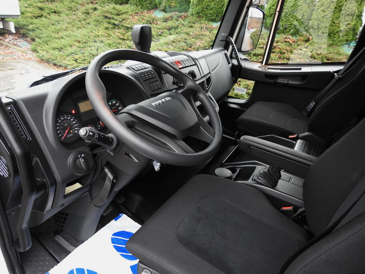 IVECO EUROCARGO 120-250 NEW TARPAULIN LIFT 18 PALLETS WEBASTO CRUISE CONTROL AIR CONDITIONING LED LIGHTS PNEUMATICS AUTOMATIC TRANSMISSION HI-MATIC 250HP - Furgoneta con caja de lona: foto 2 IVECO EUROCARGO 120-250 NEW TARPAULIN LIFT 18 PALLETS WEBASTO CRUISE CONTROL AIR CONDITIONING LED LIGHTS PNEUMATICS AUTOMATIC TRANSMISSION HI-MATIC 250HP - Furgoneta con caja de lona: foto 2