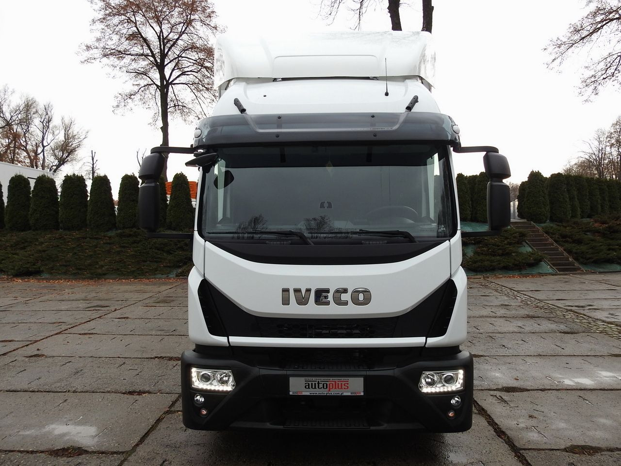 IVECO EUROCARGO 120-250 NEW TARPAULIN LIFT 18 PALLETS WEBASTO CRUISE CONTROL AIR CONDITIONING LED LIGHTS PNEUMATICS AUTOMATIC TRANSMISSION HI-MATIC 250HP - Furgoneta con caja de lona: foto 5 IVECO EUROCARGO 120-250 NEW TARPAULIN LIFT 18 PALLETS WEBASTO CRUISE CONTROL AIR CONDITIONING LED LIGHTS PNEUMATICS AUTOMATIC TRANSMISSION HI-MATIC 250HP - Furgoneta con caja de lona: foto 5