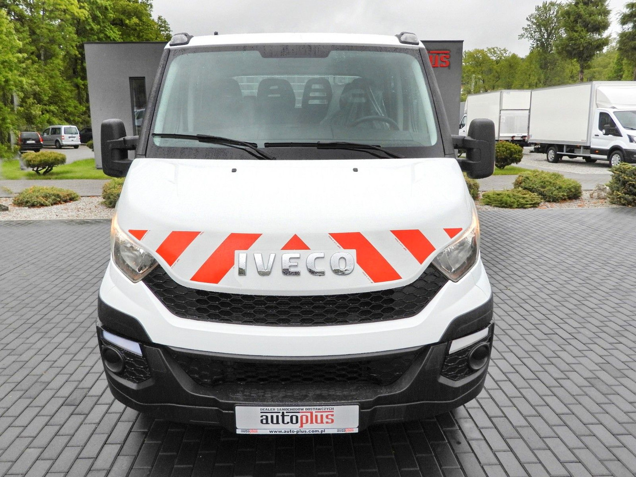 Iveco DAILY 35C13 KIPPER DOPPELKABINE DOKA 7 SITZE A/C - Volquete furgoneta, Furgoneta combi: foto 5 Iveco DAILY 35C13 KIPPER DOPPELKABINE DOKA 7 SITZE A/C - Volquete furgoneta, Furgoneta combi: foto 5