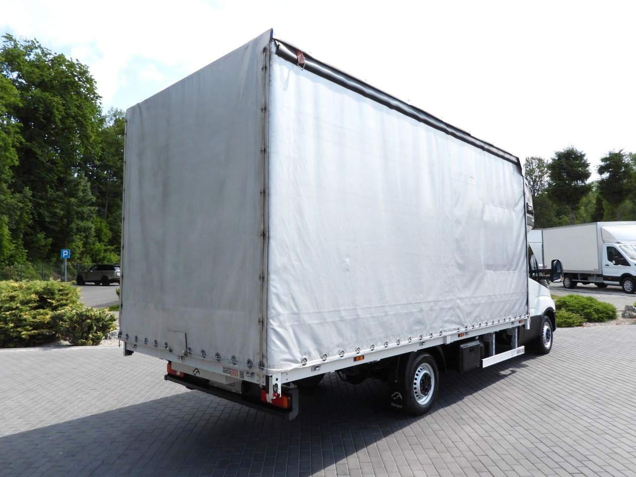 Iveco DAILY 35S18 PRITSCHE PLANE 10 PALETTEN TEMPOMAT - Furgoneta con caja de lona: foto 3 Iveco DAILY 35S18 PRITSCHE PLANE 10 PALETTEN TEMPOMAT - Furgoneta con caja de lona: foto 3