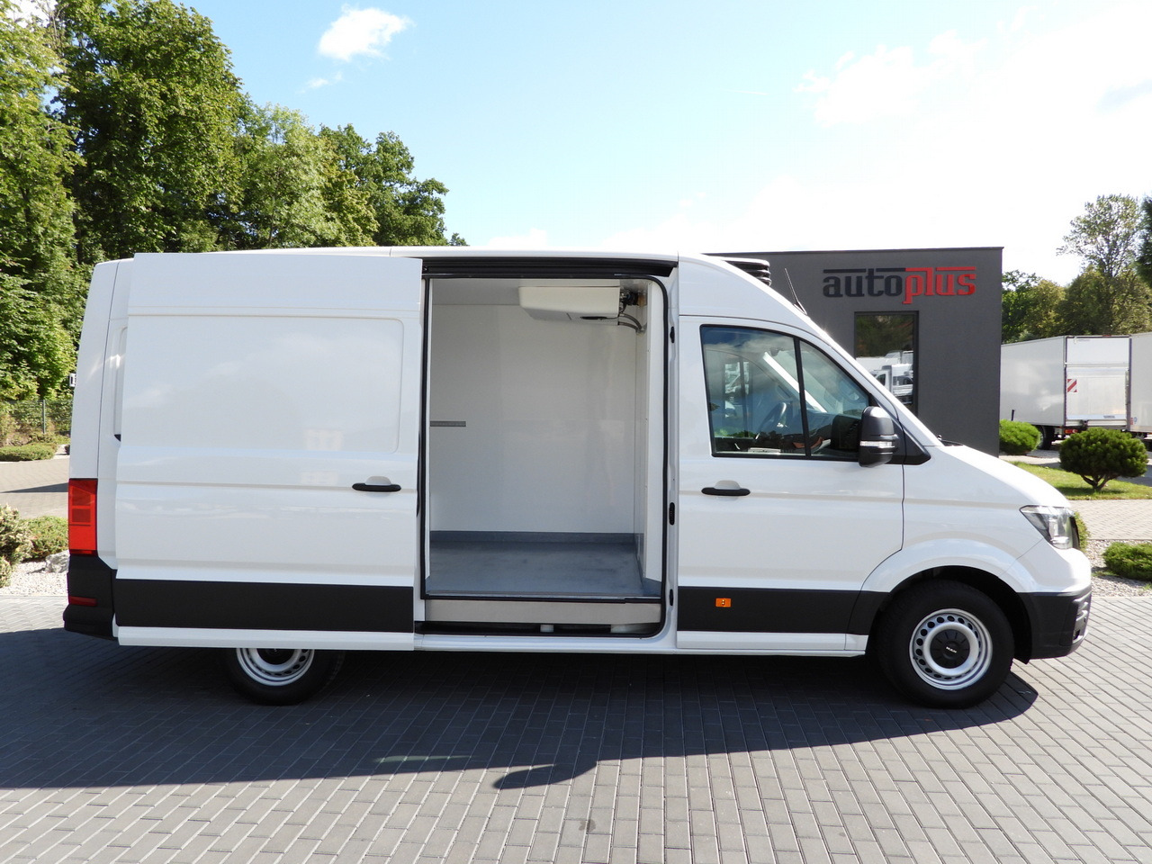 Leasing financiero de MAN TGE REFRIGERATOR VAN -5*C POWER SUPPLY 230V CRUISE CONTROL AUTOMATIC TRANSMISSION AIR CONDITIONING 180HP leasing MAN TGE REFRIGERATOR VAN -5*C POWER SUPPLY 230V CRUISE CONTROL AUTOMATIC TRANSMISSION AIR CONDITIONING 180HP: foto 8 Leasing financiero de MAN TGE REFRIGERATOR VAN -5*C POWER SUPPLY 230V CRUISE CONTROL AUTOMATIC TRANSMISSION AIR CONDITIONING 180HP leasing MAN TGE REFRIGERATOR VAN -5*C POWER SUPPLY 230V CRUISE CONTROL AUTOMATIC TRANSMISSION AIR CONDITIONING 180HP: foto 8