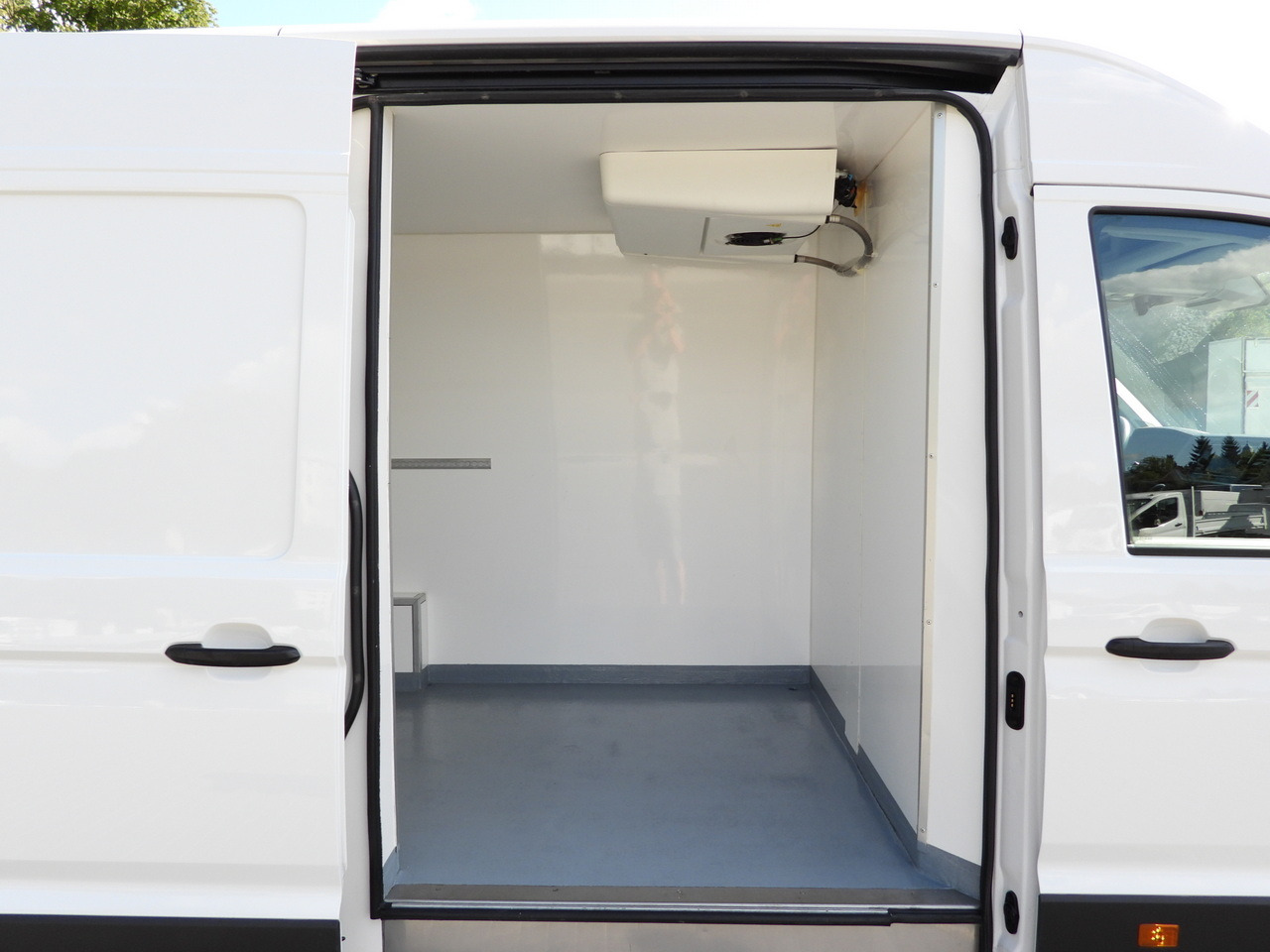 Leasing financiero de MAN TGE REFRIGERATOR VAN -5*C POWER SUPPLY 230V CRUISE CONTROL AUTOMATIC TRANSMISSION AIR CONDITIONING 180HP leasing MAN TGE REFRIGERATOR VAN -5*C POWER SUPPLY 230V CRUISE CONTROL AUTOMATIC TRANSMISSION AIR CONDITIONING 180HP: foto 23 Leasing financiero de MAN TGE REFRIGERATOR VAN -5*C POWER SUPPLY 230V CRUISE CONTROL AUTOMATIC TRANSMISSION AIR CONDITIONING 180HP leasing MAN TGE REFRIGERATOR VAN -5*C POWER SUPPLY 230V CRUISE CONTROL AUTOMATIC TRANSMISSION AIR CONDITIONING 180HP: foto 23