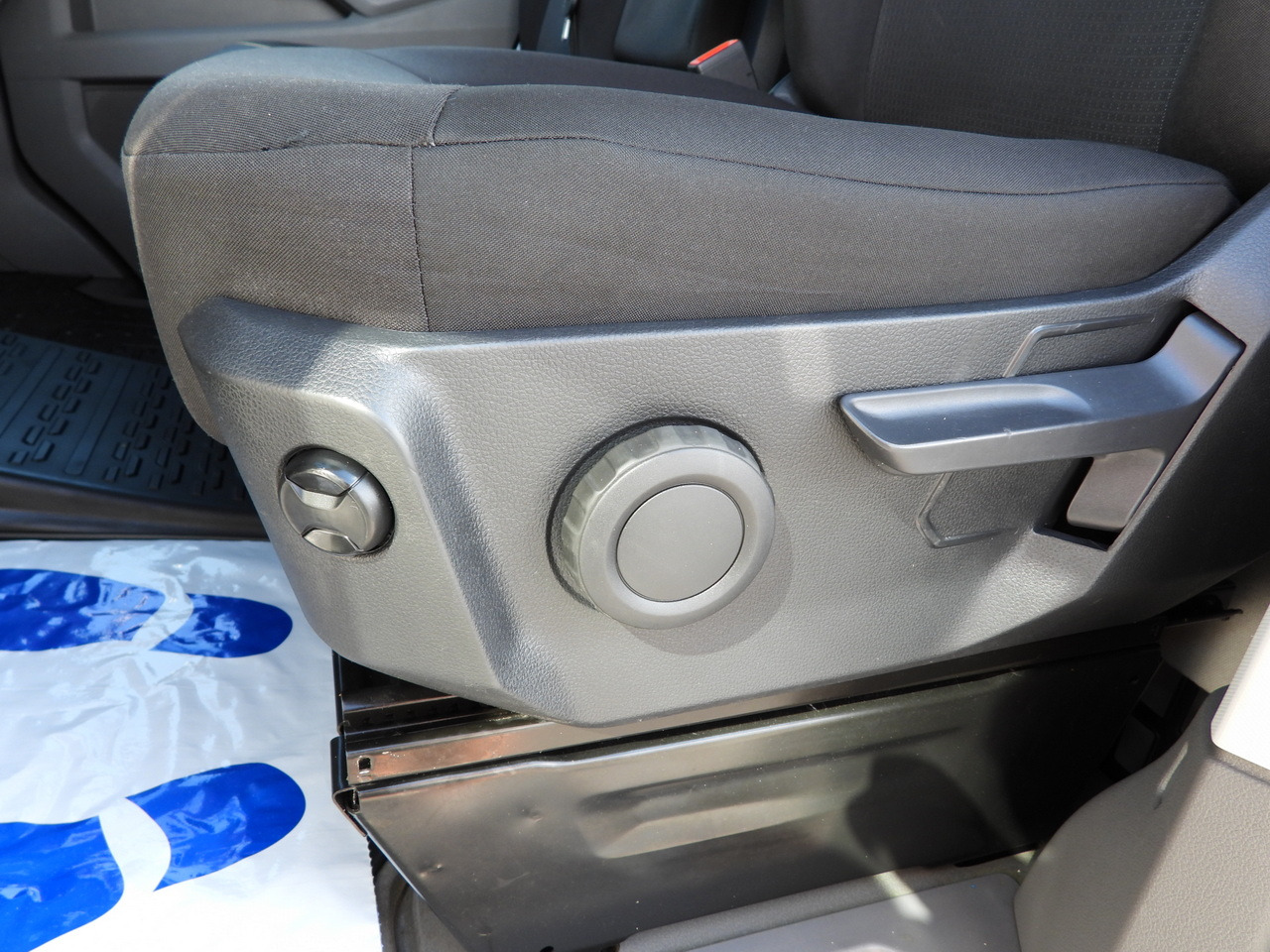 Leasing financiero de MAN TGE REFRIGERATOR VAN -5*C POWER SUPPLY 230V CRUISE CONTROL AUTOMATIC TRANSMISSION AIR CONDITIONING 180HP leasing MAN TGE REFRIGERATOR VAN -5*C POWER SUPPLY 230V CRUISE CONTROL AUTOMATIC TRANSMISSION AIR CONDITIONING 180HP: foto 30 Leasing financiero de MAN TGE REFRIGERATOR VAN -5*C POWER SUPPLY 230V CRUISE CONTROL AUTOMATIC TRANSMISSION AIR CONDITIONING 180HP leasing MAN TGE REFRIGERATOR VAN -5*C POWER SUPPLY 230V CRUISE CONTROL AUTOMATIC TRANSMISSION AIR CONDITIONING 180HP: foto 30