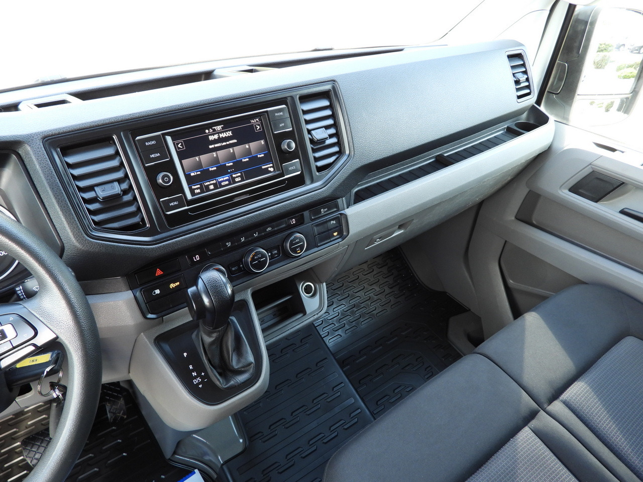 Leasing financiero de MAN TGE REFRIGERATOR VAN -5*C POWER SUPPLY 230V CRUISE CONTROL AUTOMATIC TRANSMISSION AIR CONDITIONING 180HP leasing MAN TGE REFRIGERATOR VAN -5*C POWER SUPPLY 230V CRUISE CONTROL AUTOMATIC TRANSMISSION AIR CONDITIONING 180HP: foto 37 Leasing financiero de MAN TGE REFRIGERATOR VAN -5*C POWER SUPPLY 230V CRUISE CONTROL AUTOMATIC TRANSMISSION AIR CONDITIONING 180HP leasing MAN TGE REFRIGERATOR VAN -5*C POWER SUPPLY 230V CRUISE CONTROL AUTOMATIC TRANSMISSION AIR CONDITIONING 180HP: foto 37