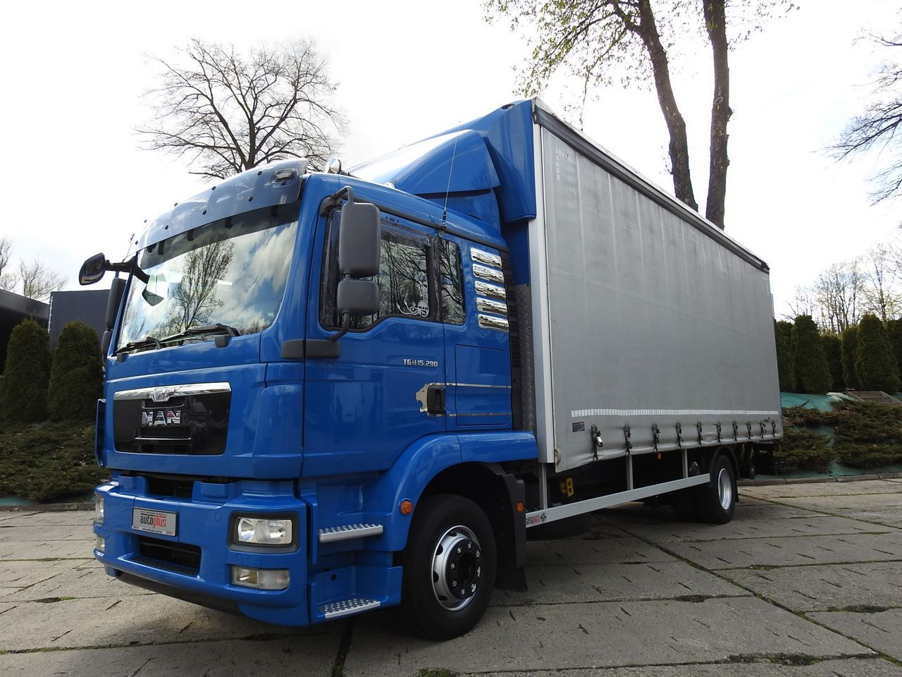 Camión lona MAN TGM 15.290 TARPAULIN LIFT 18 PALLETS CRUISE CONTROL TWIN WHEELS AIR CONDITIONING 290HP: foto 27 Camión lona MAN TGM 15.290 TARPAULIN LIFT 18 PALLETS CRUISE CONTROL TWIN WHEELS AIR CONDITIONING 290HP: foto 27