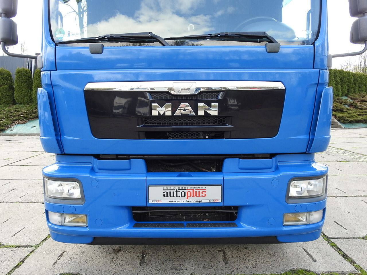 Camión lona MAN TGM 15.290 TARPAULIN LIFT 18 PALLETS CRUISE CONTROL TWIN WHEELS AIR CONDITIONING 290HP: foto 17 Camión lona MAN TGM 15.290 TARPAULIN LIFT 18 PALLETS CRUISE CONTROL TWIN WHEELS AIR CONDITIONING 290HP: foto 17
