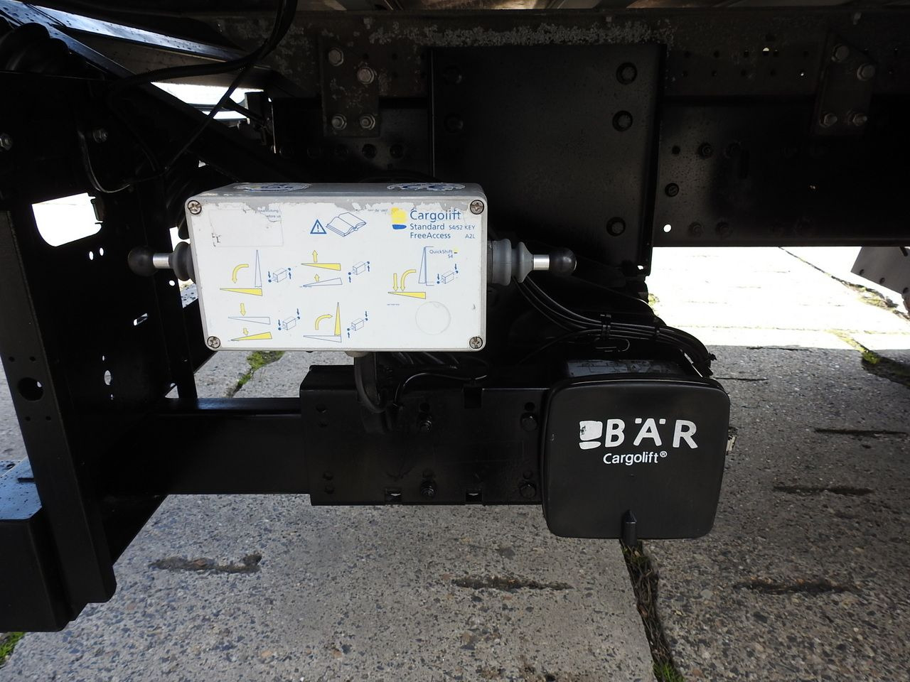 Camión lona MAN TGM 15.290 TARPAULIN LIFT 18 PALLETS CRUISE CONTROL TWIN WHEELS AIR CONDITIONING 290HP: foto 32 Camión lona MAN TGM 15.290 TARPAULIN LIFT 18 PALLETS CRUISE CONTROL TWIN WHEELS AIR CONDITIONING 290HP: foto 32