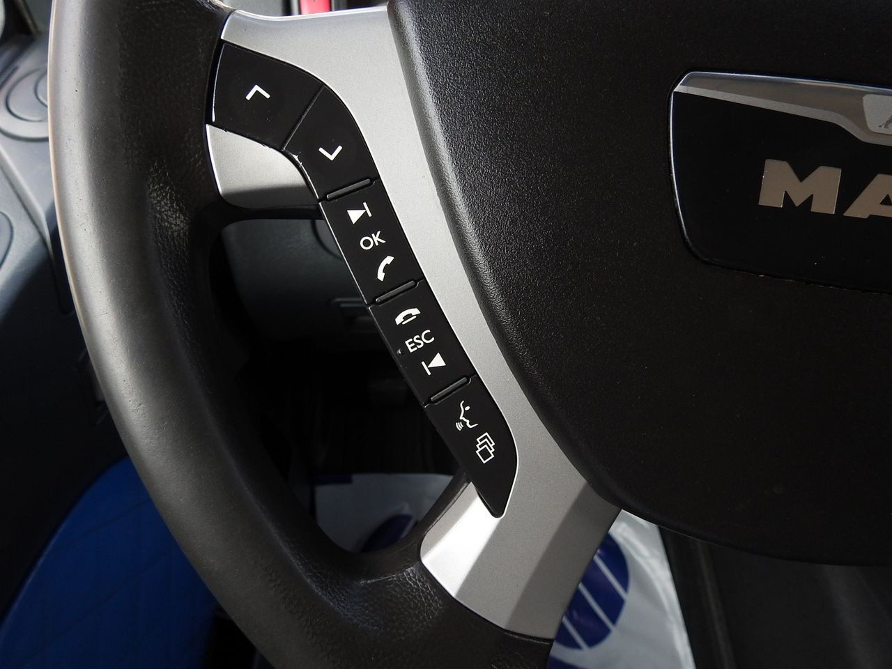 Camión lona MAN TGM 15.290 TARPAULIN LIFT 18 PALLETS CRUISE CONTROL TWIN WHEELS AIR CONDITIONING 290HP: foto 46 Camión lona MAN TGM 15.290 TARPAULIN LIFT 18 PALLETS CRUISE CONTROL TWIN WHEELS AIR CONDITIONING 290HP: foto 46