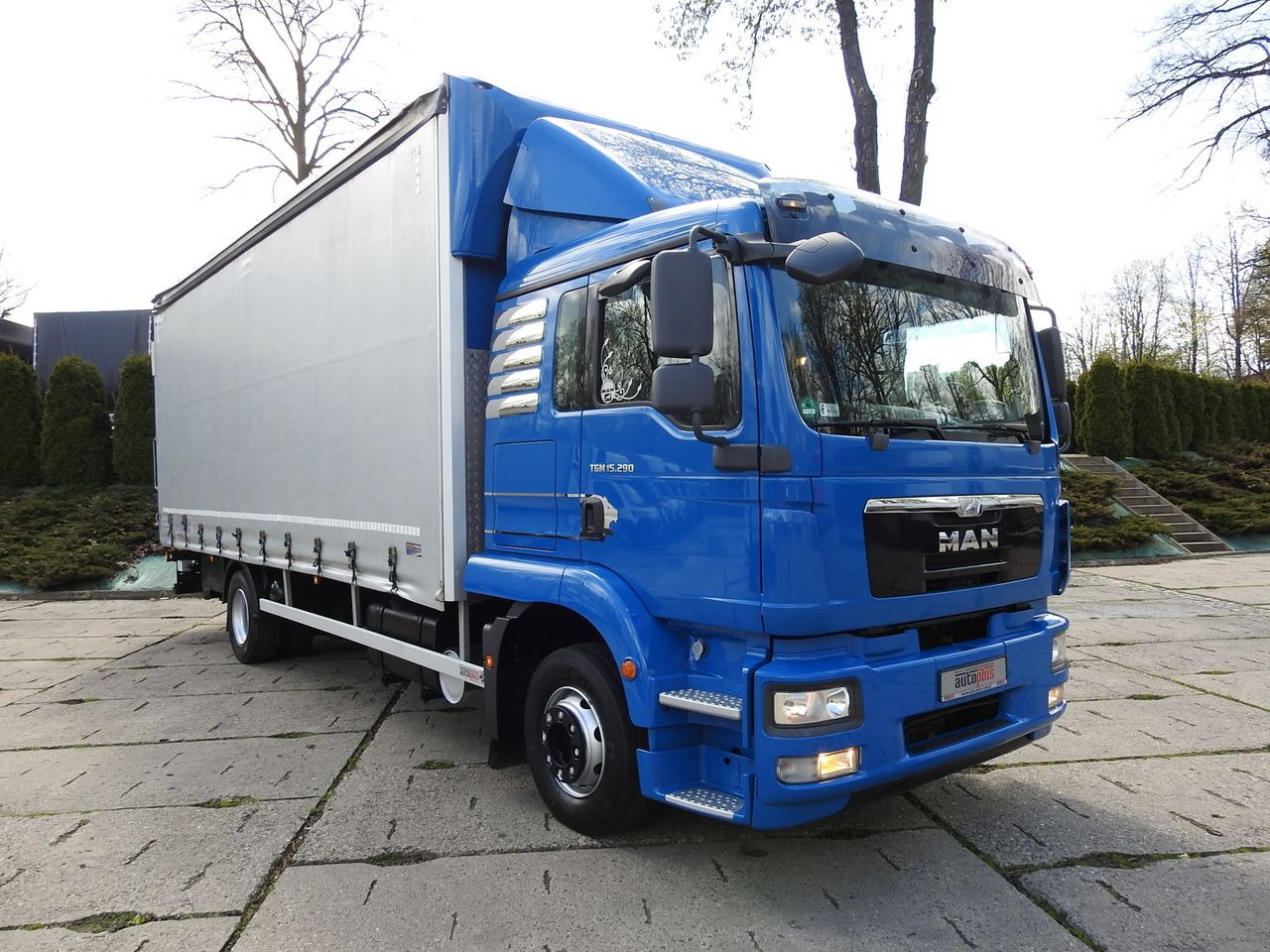 Camión lona MAN TGM 15.290 TARPAULIN LIFT 18 PALLETS CRUISE CONTROL TWIN WHEELS AIR CONDITIONING 290HP: foto 26 Camión lona MAN TGM 15.290 TARPAULIN LIFT 18 PALLETS CRUISE CONTROL TWIN WHEELS AIR CONDITIONING 290HP: foto 26