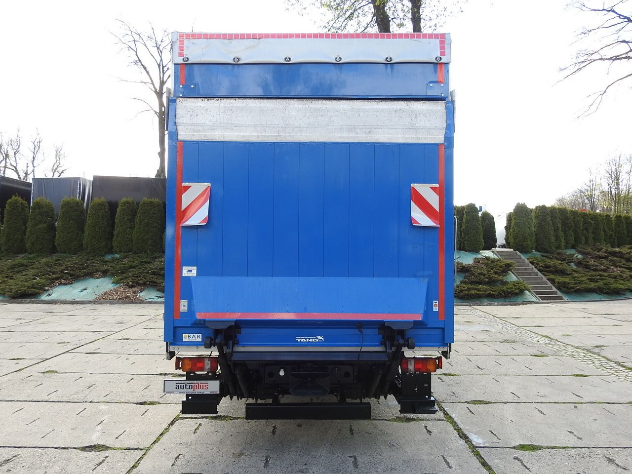 Camión lona MAN TGM 15.290 TARPAULIN LIFT 18 PALLETS CRUISE CONTROL TWIN WHEELS AIR CONDITIONING 290HP: foto 11 Camión lona MAN TGM 15.290 TARPAULIN LIFT 18 PALLETS CRUISE CONTROL TWIN WHEELS AIR CONDITIONING 290HP: foto 11