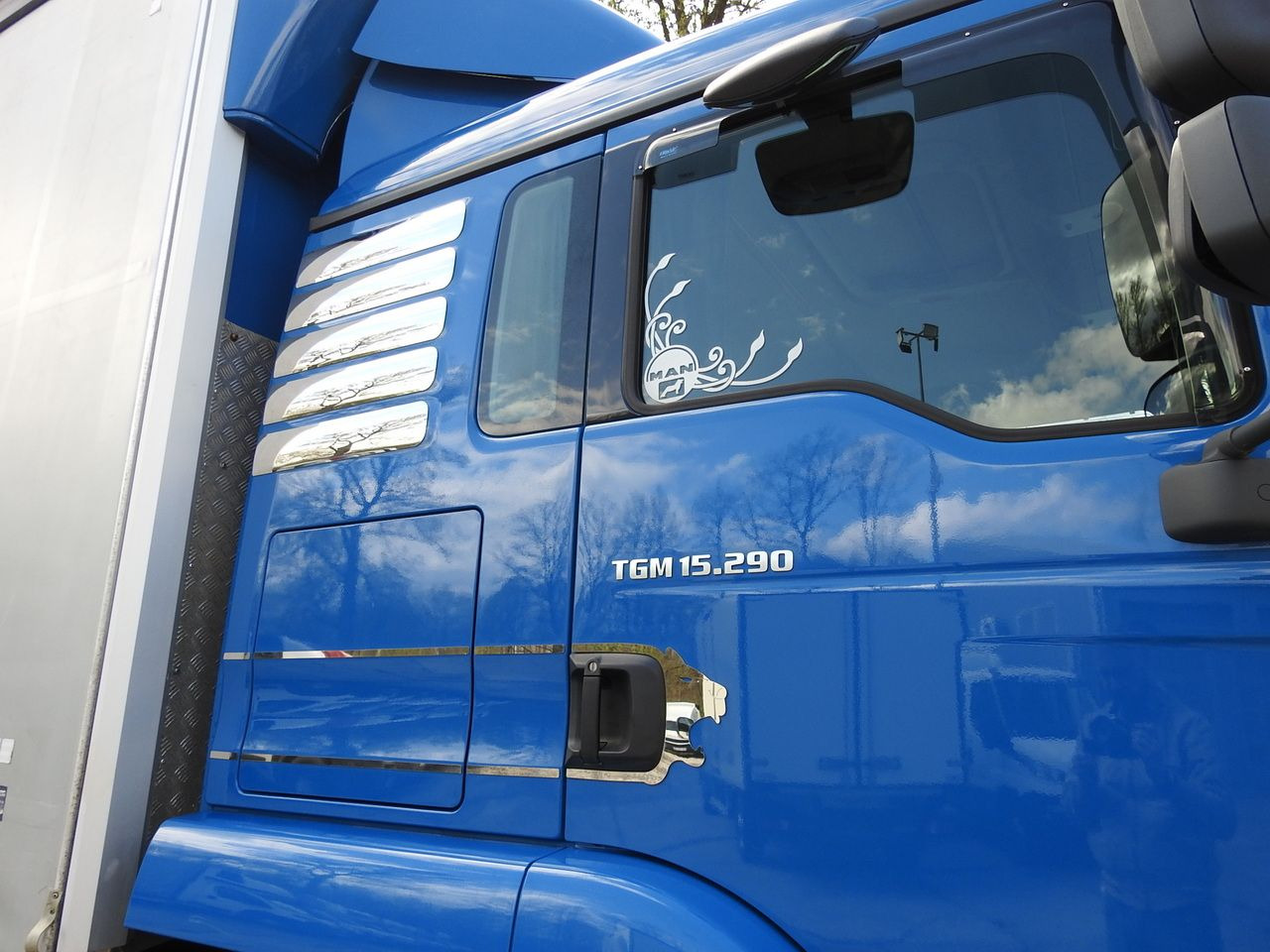 Camión lona MAN TGM 15.290 TARPAULIN LIFT 18 PALLETS CRUISE CONTROL TWIN WHEELS AIR CONDITIONING 290HP: foto 23 Camión lona MAN TGM 15.290 TARPAULIN LIFT 18 PALLETS CRUISE CONTROL TWIN WHEELS AIR CONDITIONING 290HP: foto 23