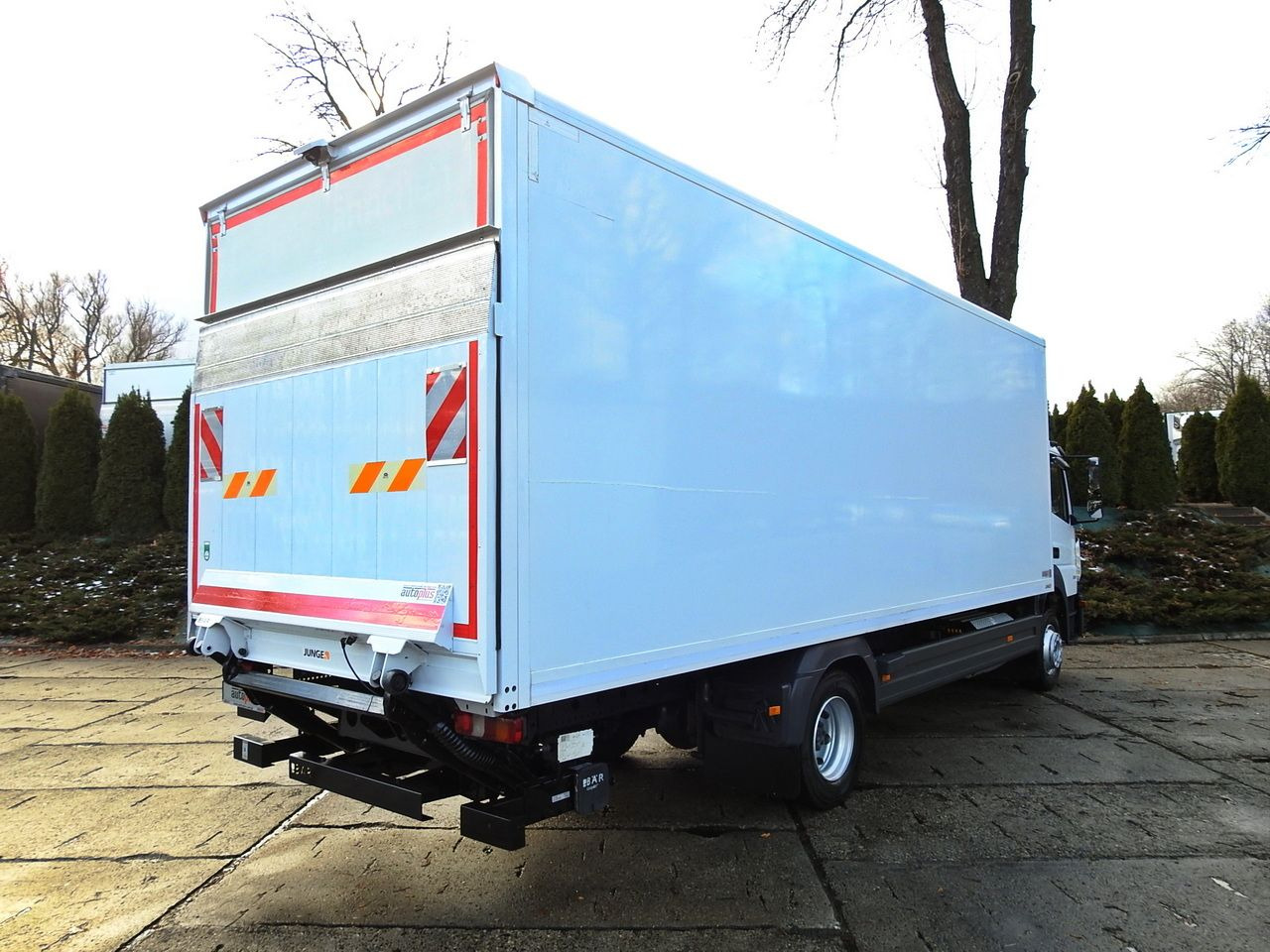 MERCEDES ATEGO 12.24 BOX LIFT 18 PALLETS CRUISE CONTROL AUTOMATIC TRANSMISSION TWIN WHEELS AIR CONDITIONING 240HP - Furgoneta: foto 3 MERCEDES ATEGO 12.24 BOX LIFT 18 PALLETS CRUISE CONTROL AUTOMATIC TRANSMISSION TWIN WHEELS AIR CONDITIONING 240HP - Furgoneta: foto 3