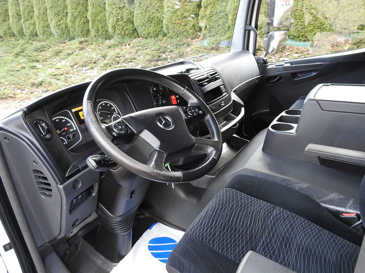 MERCEDES ATEGO 12.24 BOX LIFT 18 PALLETS CRUISE CONTROL AUTOMATIC TRANSMISSION TWIN WHEELS AIR CONDITIONING 240HP - Furgoneta: foto 2 MERCEDES ATEGO 12.24 BOX LIFT 18 PALLETS CRUISE CONTROL AUTOMATIC TRANSMISSION TWIN WHEELS AIR CONDITIONING 240HP - Furgoneta: foto 2