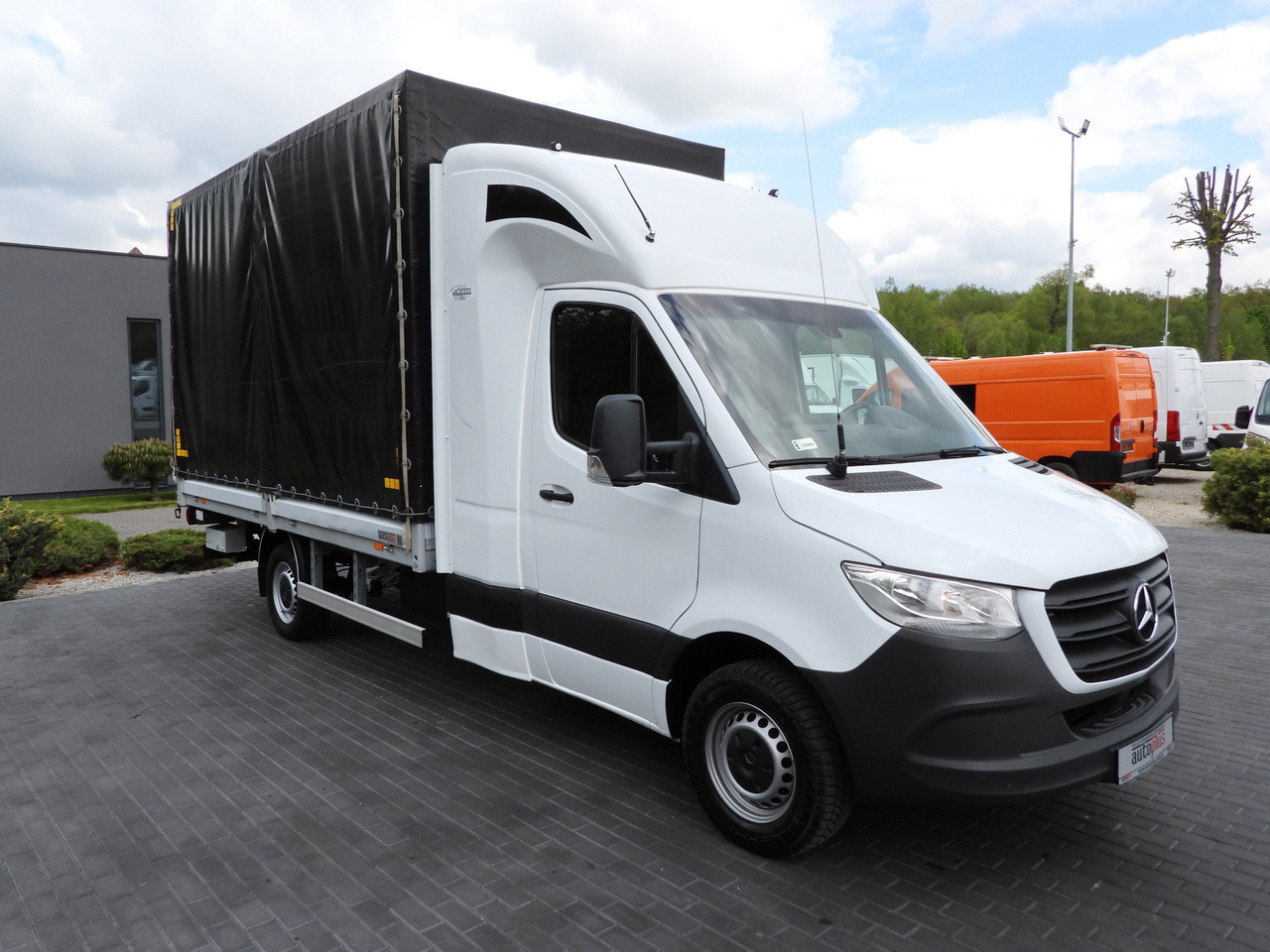 MERCEDES SPRINTER 316 TARPAULIN LIFT 8 PALLETS WEBASTO CRUISE CONTROL AIR CONDITIONING 160HP - Furgoneta con caja de lona: foto 4 MERCEDES SPRINTER 316 TARPAULIN LIFT 8 PALLETS WEBASTO CRUISE CONTROL AIR CONDITIONING 160HP - Furgoneta con caja de lona: foto 4