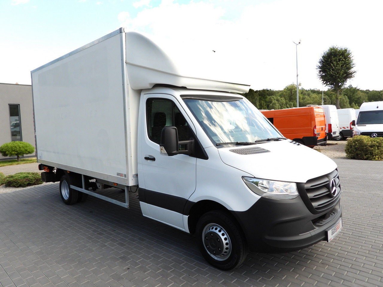 MERCEDES SPRINTER 514 BOX LIFT 8 PALLETS CRUISE CONTROL TWIN WHEELS AIR CONDITIONING  140HP - Frigorífico furgoneta: foto 4 MERCEDES SPRINTER 514 BOX LIFT 8 PALLETS CRUISE CONTROL TWIN WHEELS AIR CONDITIONING  140HP - Frigorífico furgoneta: foto 4
