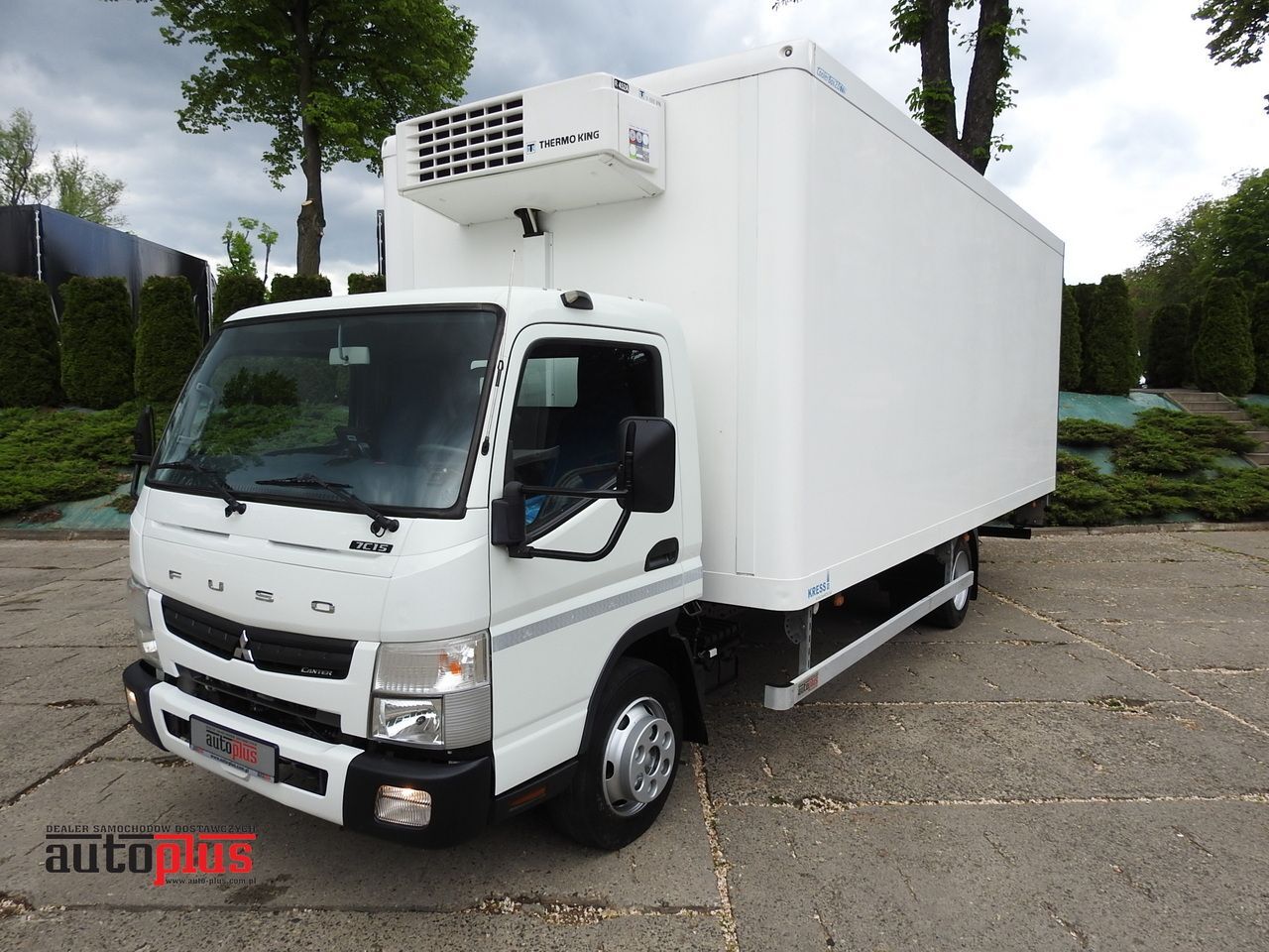 MITSUBISHI CANTER FUSO 7C15 REGRIGERATOR BOX -4*C LIFT POWER SUPPLY 230V AIR CONDITIONING AUTOMATIC TRANSMISSION 150HP - Frigorífico camión: foto 1 MITSUBISHI CANTER FUSO 7C15 REGRIGERATOR BOX -4*C LIFT POWER SUPPLY 230V AIR CONDITIONING AUTOMATIC TRANSMISSION 150HP - Frigorífico camión: foto 1