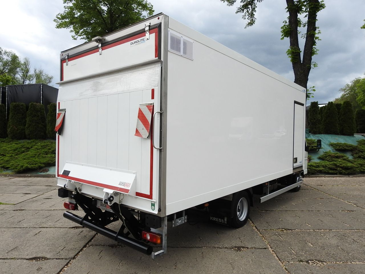MITSUBISHI CANTER FUSO 7C15 REGRIGERATOR BOX -4*C LIFT POWER SUPPLY 230V AIR CONDITIONING AUTOMATIC TRANSMISSION 150HP - Frigorífico camión: foto 3 MITSUBISHI CANTER FUSO 7C15 REGRIGERATOR BOX -4*C LIFT POWER SUPPLY 230V AIR CONDITIONING AUTOMATIC TRANSMISSION 150HP - Frigorífico camión: foto 3