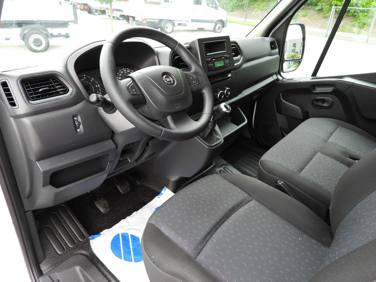 OPEL MOVANO BOX DELIVERY VAN 7 SEATS CRUISE CONTROL LED LIGHTS AIR CONDITIONING 135HP - Furgón: foto 2 OPEL MOVANO BOX DELIVERY VAN 7 SEATS CRUISE CONTROL LED LIGHTS AIR CONDITIONING 135HP - Furgón: foto 2