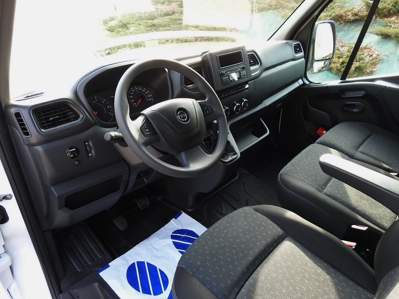 OPEL MOVANO - Furgoneta con caja de lona: foto 2 OPEL MOVANO - Furgoneta con caja de lona: foto 2