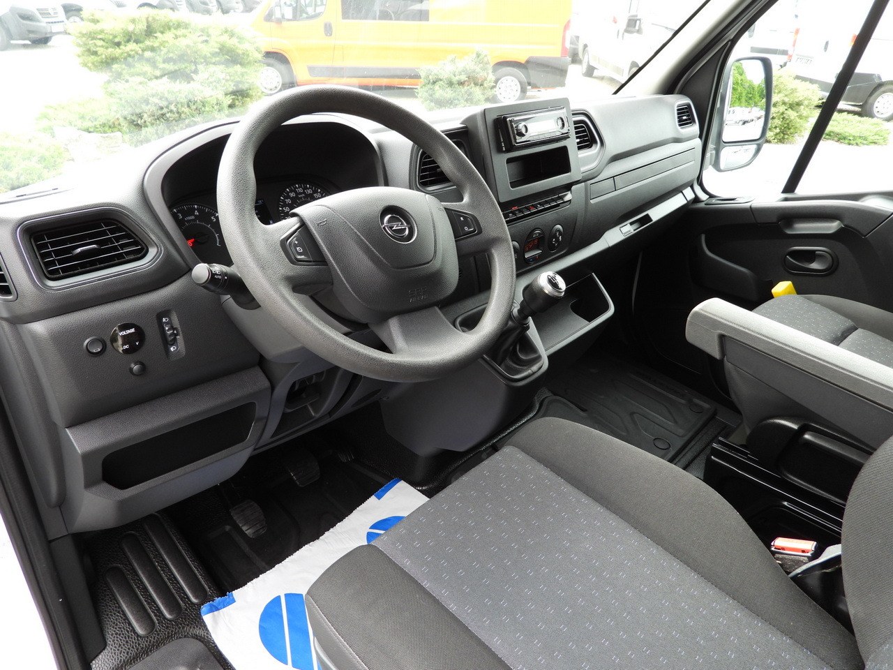 OPEL MOVANO TARPAULIN 10 PALLETS WEBASTO CRUISE CONTROL AIR CONDITIONING LED LIGHTS PNEUMATICS 165HP - Furgoneta con caja de lona: foto 2 OPEL MOVANO TARPAULIN 10 PALLETS WEBASTO CRUISE CONTROL AIR CONDITIONING LED LIGHTS PNEUMATICS 165HP - Furgoneta con caja de lona: foto 2