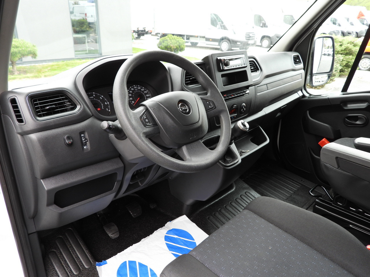 OPEL MOVANO TARPAULIN 10 PALLETS WEBASTO CRUISE CONTROL LED LIGHTS PNEUMATICS AIR CONDITIONING 165HP - Furgoneta con caja de lona: foto 2 OPEL MOVANO TARPAULIN 10 PALLETS WEBASTO CRUISE CONTROL LED LIGHTS PNEUMATICS AIR CONDITIONING 165HP - Furgoneta con caja de lona: foto 2