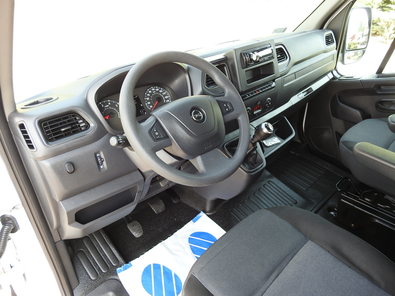 OPEL MOVANO TARPAULIN 8 PALLETS WEBASTO CRUISE CONTROL AIR CONDITIONING LED LIGHTS PNEUMATICS 165HP - Furgoneta con caja de lona: foto 2 OPEL MOVANO TARPAULIN 8 PALLETS WEBASTO CRUISE CONTROL AIR CONDITIONING LED LIGHTS PNEUMATICS 165HP - Furgoneta con caja de lona: foto 2