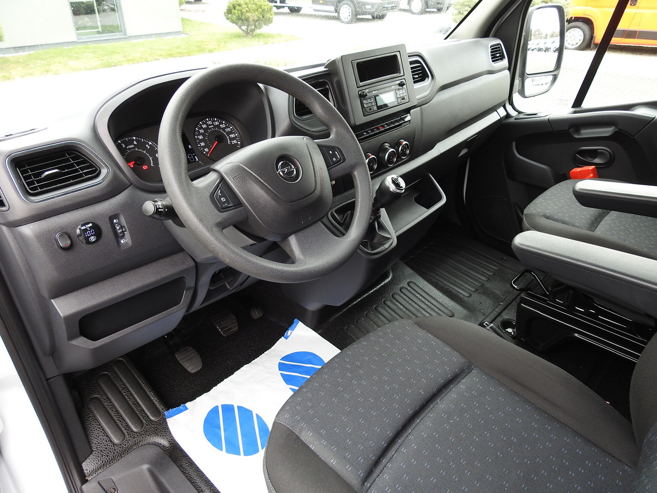 OPEL MOVANO TARPAULIN 8 PALLETS WEBASTO CRUISE CONTROL LED LIGHTS PNEUMATICS AIR CONDITIONING 165HP - Furgoneta con caja de lona: foto 2 OPEL MOVANO TARPAULIN 8 PALLETS WEBASTO CRUISE CONTROL LED LIGHTS PNEUMATICS AIR CONDITIONING 165HP - Furgoneta con caja de lona: foto 2