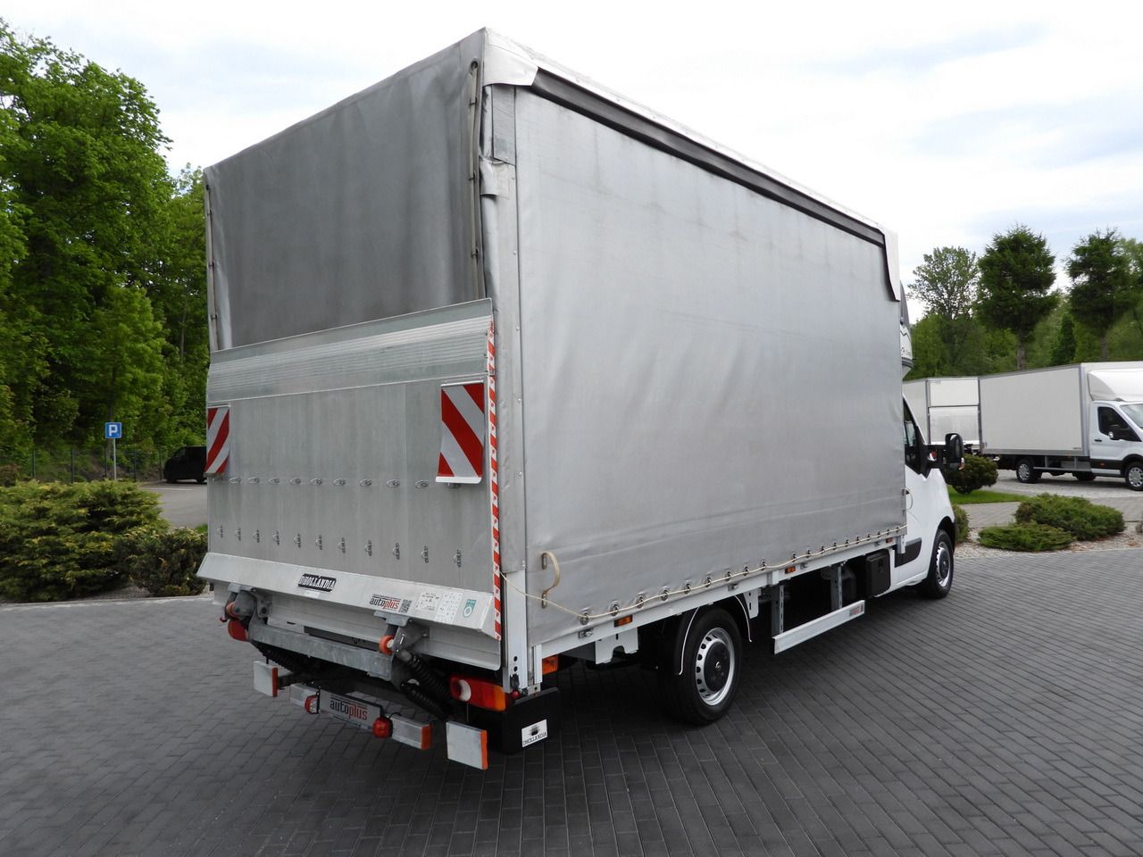OPEL MOVANO TARPAULIN LIFT 9 PALLETS WEBASTO CRUISE CONTROL LED LIGHTS PNEUMATICS AIR CONDITIONING 165HP - Furgoneta con caja de lona: foto 3 OPEL MOVANO TARPAULIN LIFT 9 PALLETS WEBASTO CRUISE CONTROL LED LIGHTS PNEUMATICS AIR CONDITIONING 165HP - Furgoneta con caja de lona: foto 3