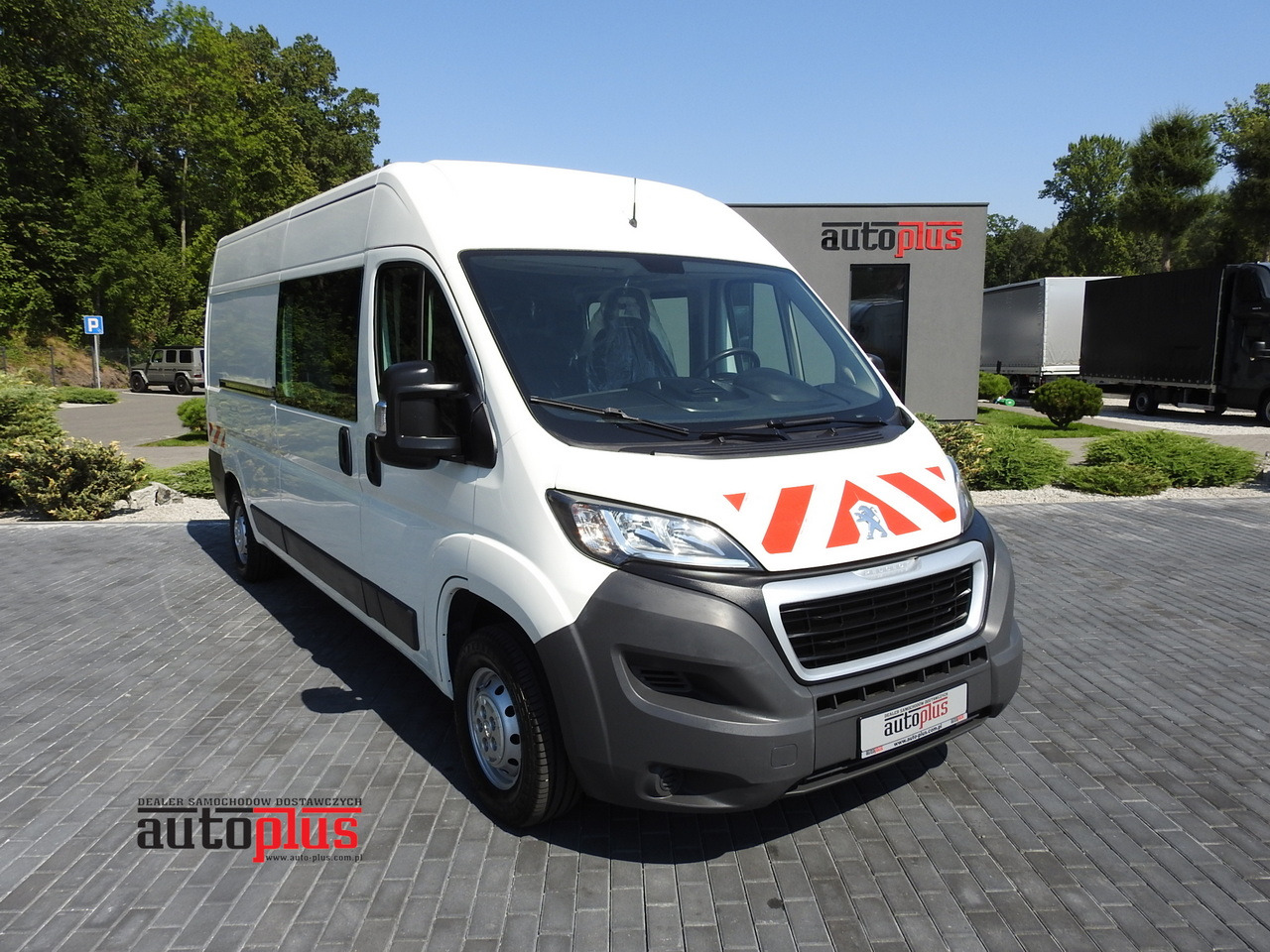 PEUGEOT BOXER BOX DELIVERY VAN 7 SEATS 110HP - Furgón: foto 1 PEUGEOT BOXER BOX DELIVERY VAN 7 SEATS 110HP - Furgón: foto 1