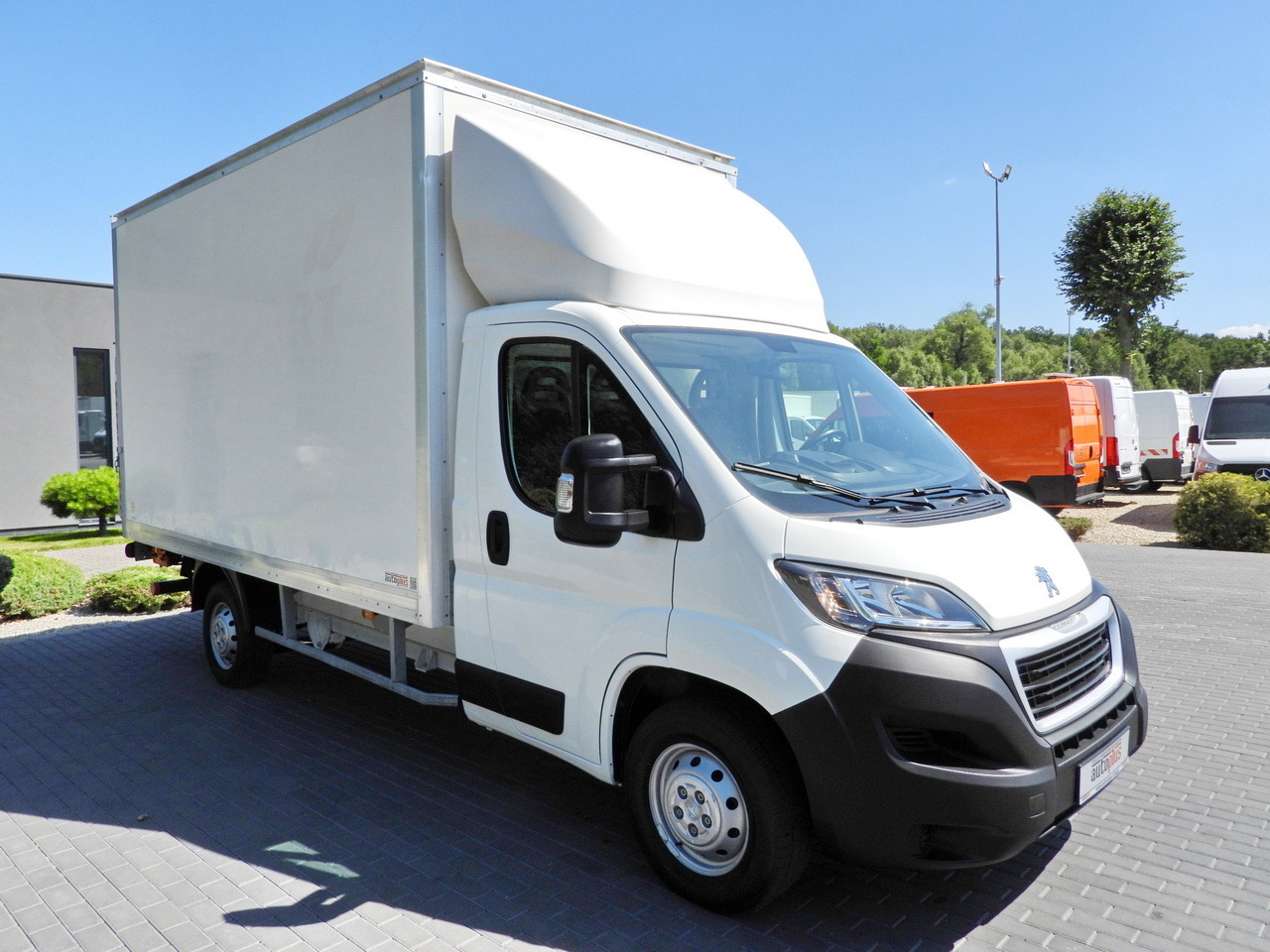 PEUGEOT BOXER BOX LIFT 8 PALLETS CRUISE CONTROL AIR CONDITIONING 130HP - Furgoneta: foto 4 PEUGEOT BOXER BOX LIFT 8 PALLETS CRUISE CONTROL AIR CONDITIONING 130HP - Furgoneta: foto 4