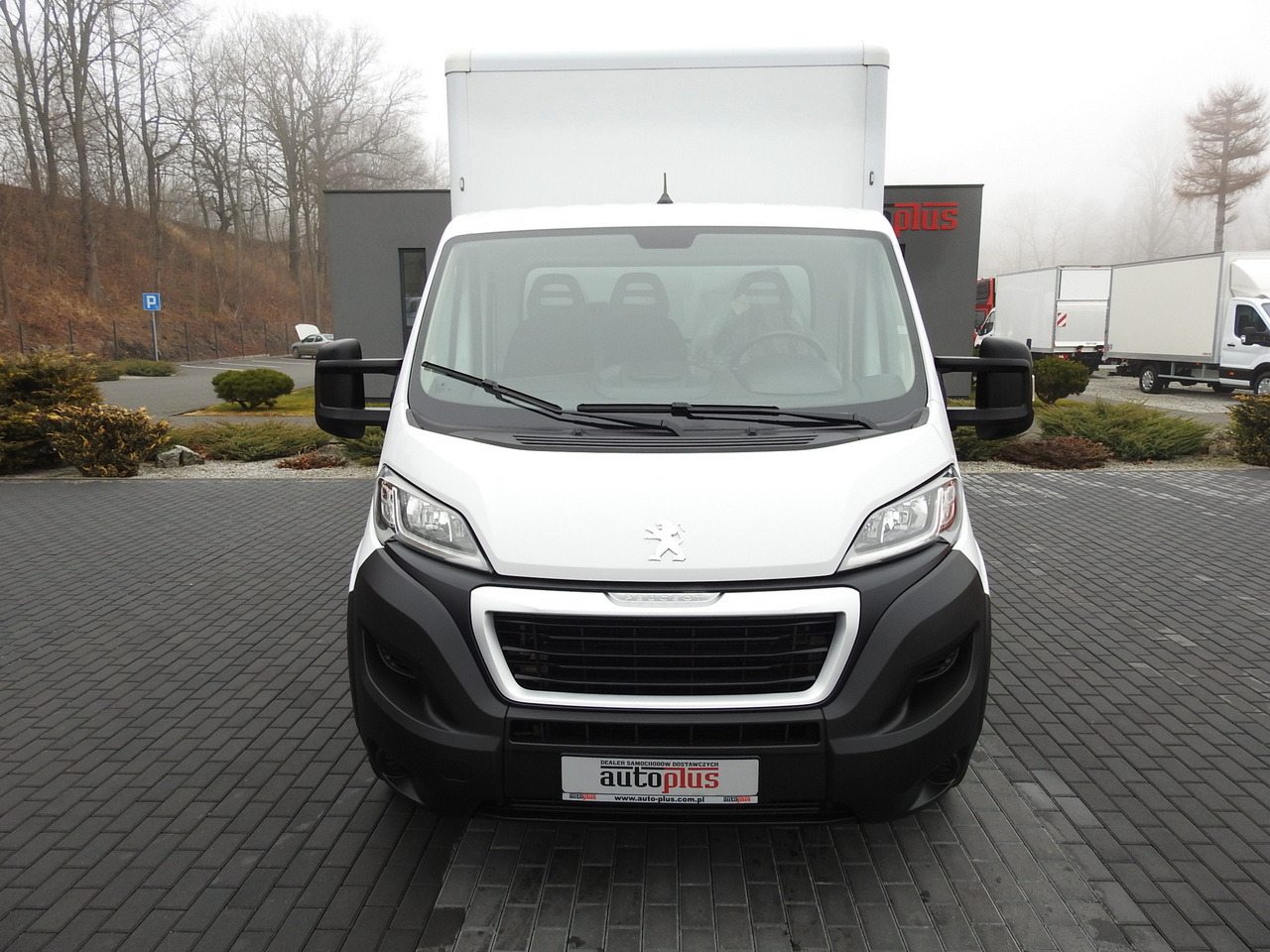 PEUGEOT BOXER BOX LIFT 8 PALLETS CRUISE CONTROL AIR CONDITIONING 140HP - Furgoneta: foto 5 PEUGEOT BOXER BOX LIFT 8 PALLETS CRUISE CONTROL AIR CONDITIONING 140HP - Furgoneta: foto 5