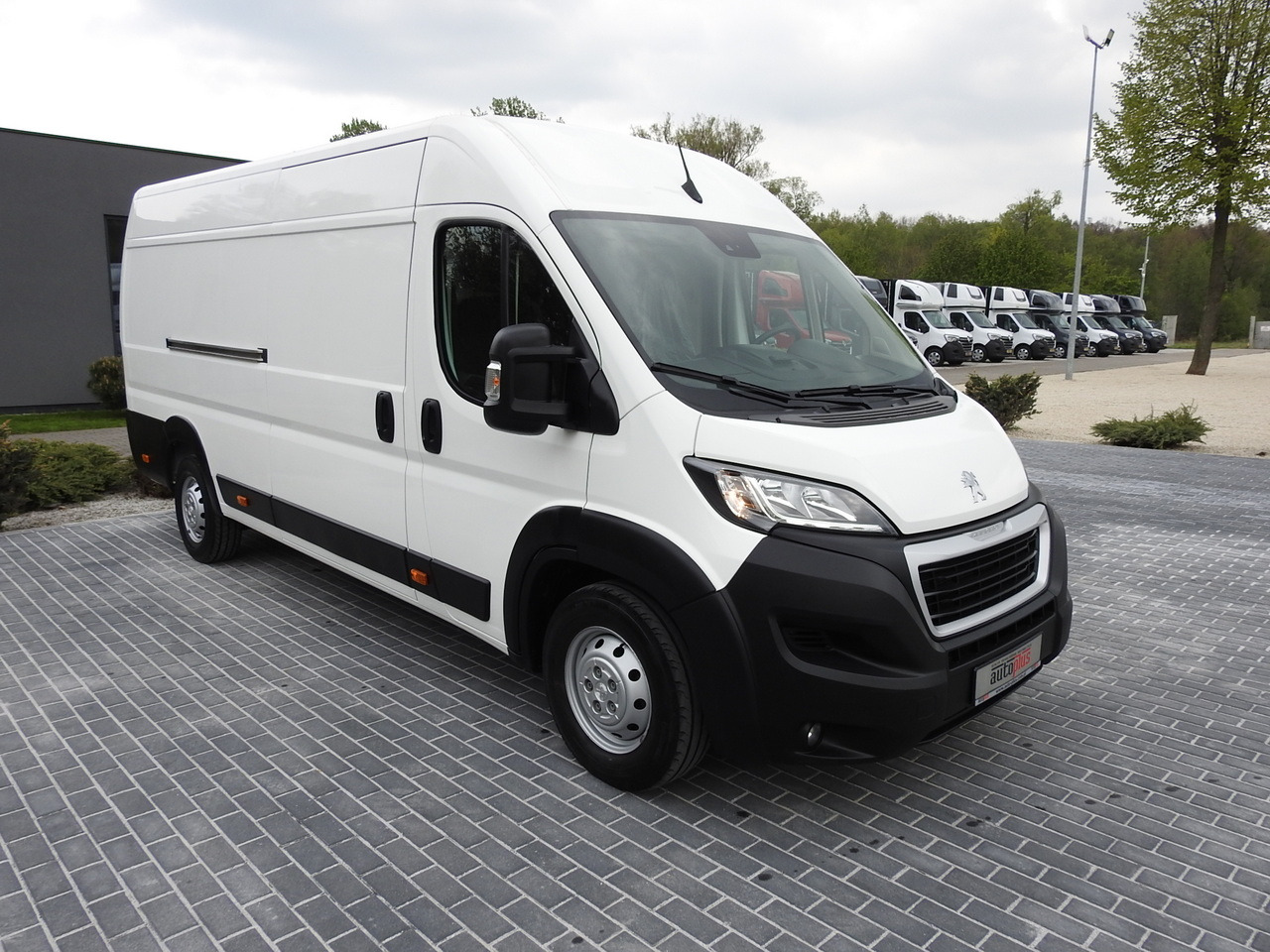 PEUGEOT BOXER REFRIGERATOR VAN 0*C CRUISE CONTROL NAVIGATION AIR CONDITIONING 135HP - Frigorífico furgoneta: foto 4 PEUGEOT BOXER REFRIGERATOR VAN 0*C CRUISE CONTROL NAVIGATION AIR CONDITIONING 135HP - Frigorífico furgoneta: foto 4