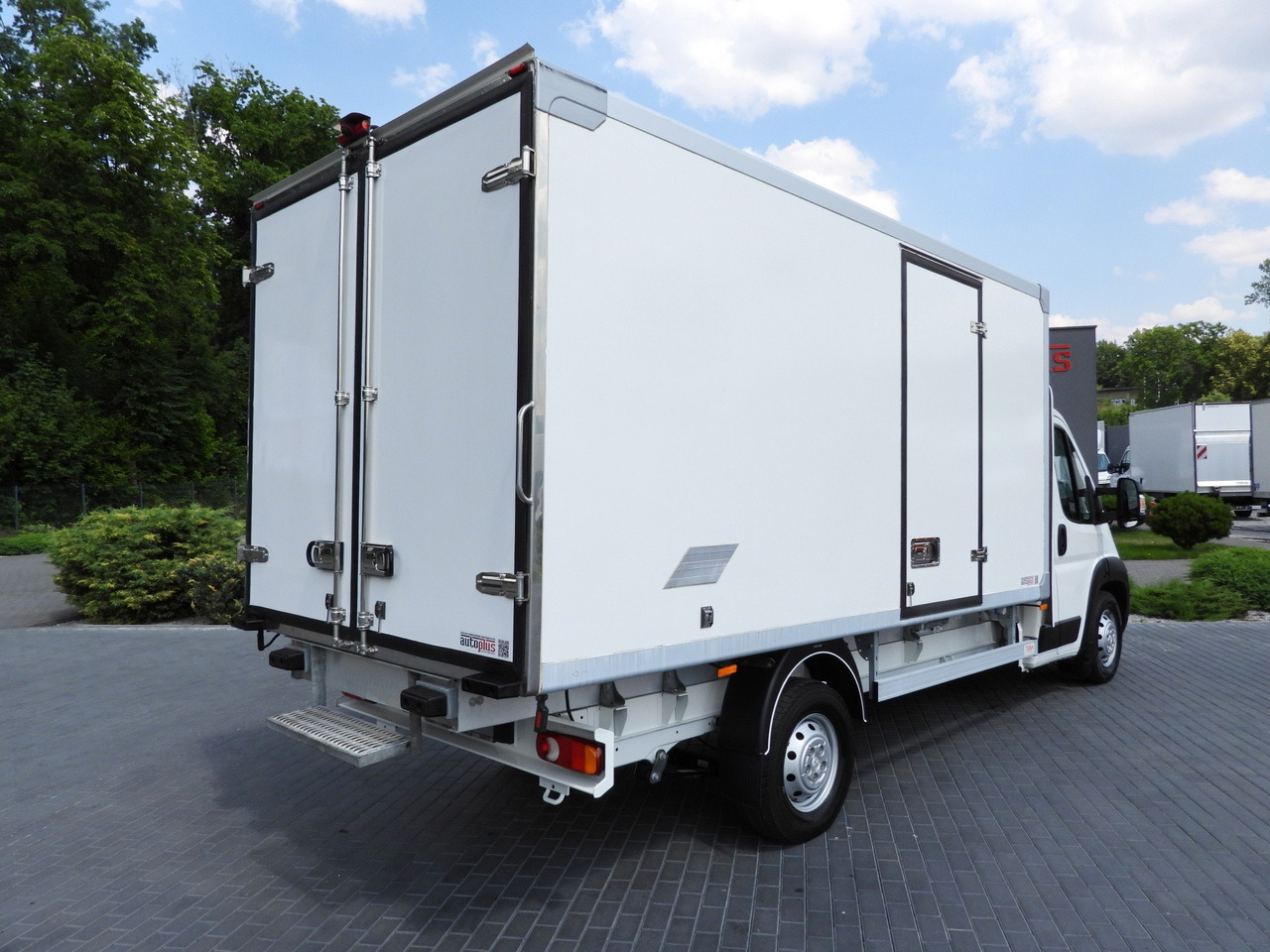 PEUGEOT BOXER REGRIGERATOR BOX 0*C 8 PALLETS CRUISE CONTROL LED LIGHTS AIR CONDITIONING 165HP - Frigorífico furgoneta: foto 3 PEUGEOT BOXER REGRIGERATOR BOX 0*C 8 PALLETS CRUISE CONTROL LED LIGHTS AIR CONDITIONING 165HP - Frigorífico furgoneta: foto 3