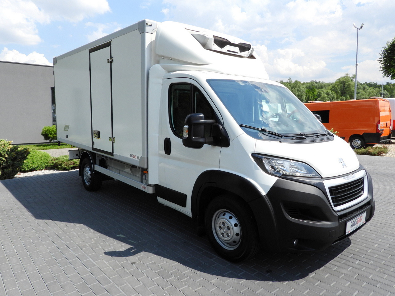 PEUGEOT BOXER REGRIGERATOR BOX 0*C 8 PALLETS CRUISE CONTROL LED LIGHTS AIR CONDITIONING 165HP - Frigorífico furgoneta: foto 4 PEUGEOT BOXER REGRIGERATOR BOX 0*C 8 PALLETS CRUISE CONTROL LED LIGHTS AIR CONDITIONING 165HP - Frigorífico furgoneta: foto 4