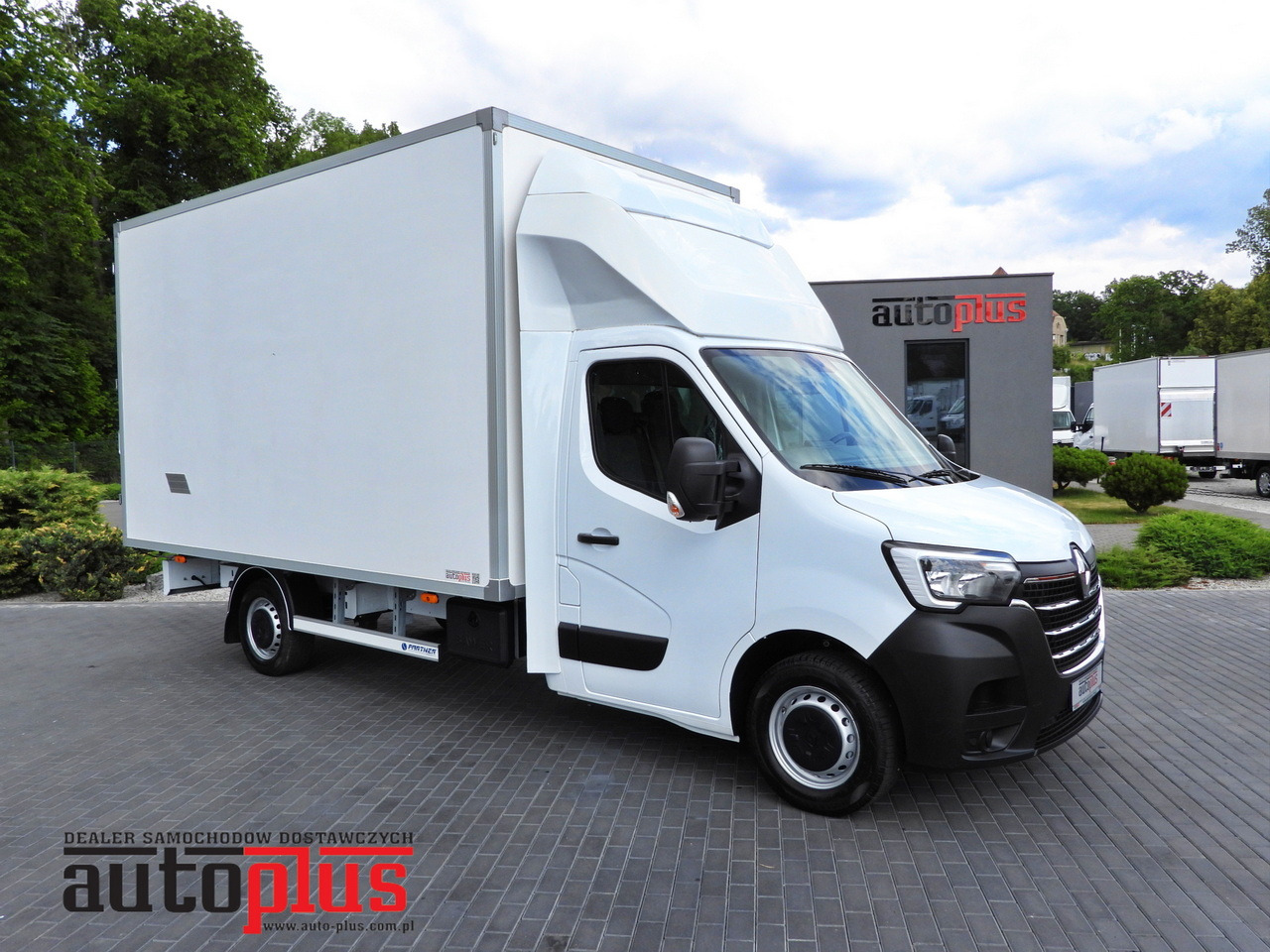 RENAULT MASTER BOX 8 PALLETS CRUISE CONTROL LED LIGHTS AIR CONDITIONING 165HP - Furgoneta: foto 1 RENAULT MASTER BOX 8 PALLETS CRUISE CONTROL LED LIGHTS AIR CONDITIONING 165HP - Furgoneta: foto 1