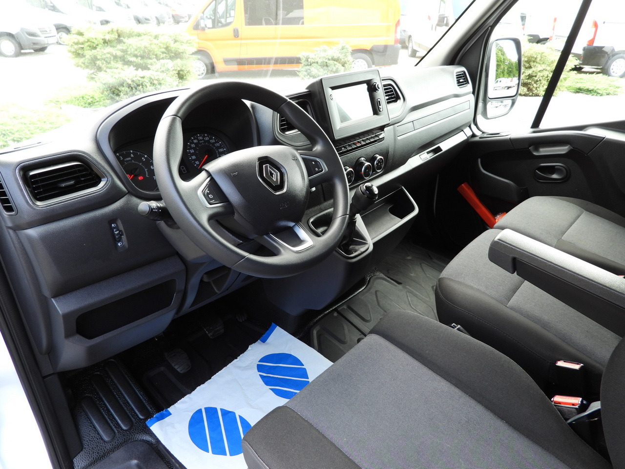 RENAULT MASTER BOX 8 PALLETS CRUISE CONTROL LED LIGHTS AIR CONDITIONING 165HP - Furgoneta: foto 2 RENAULT MASTER BOX 8 PALLETS CRUISE CONTROL LED LIGHTS AIR CONDITIONING 165HP - Furgoneta: foto 2