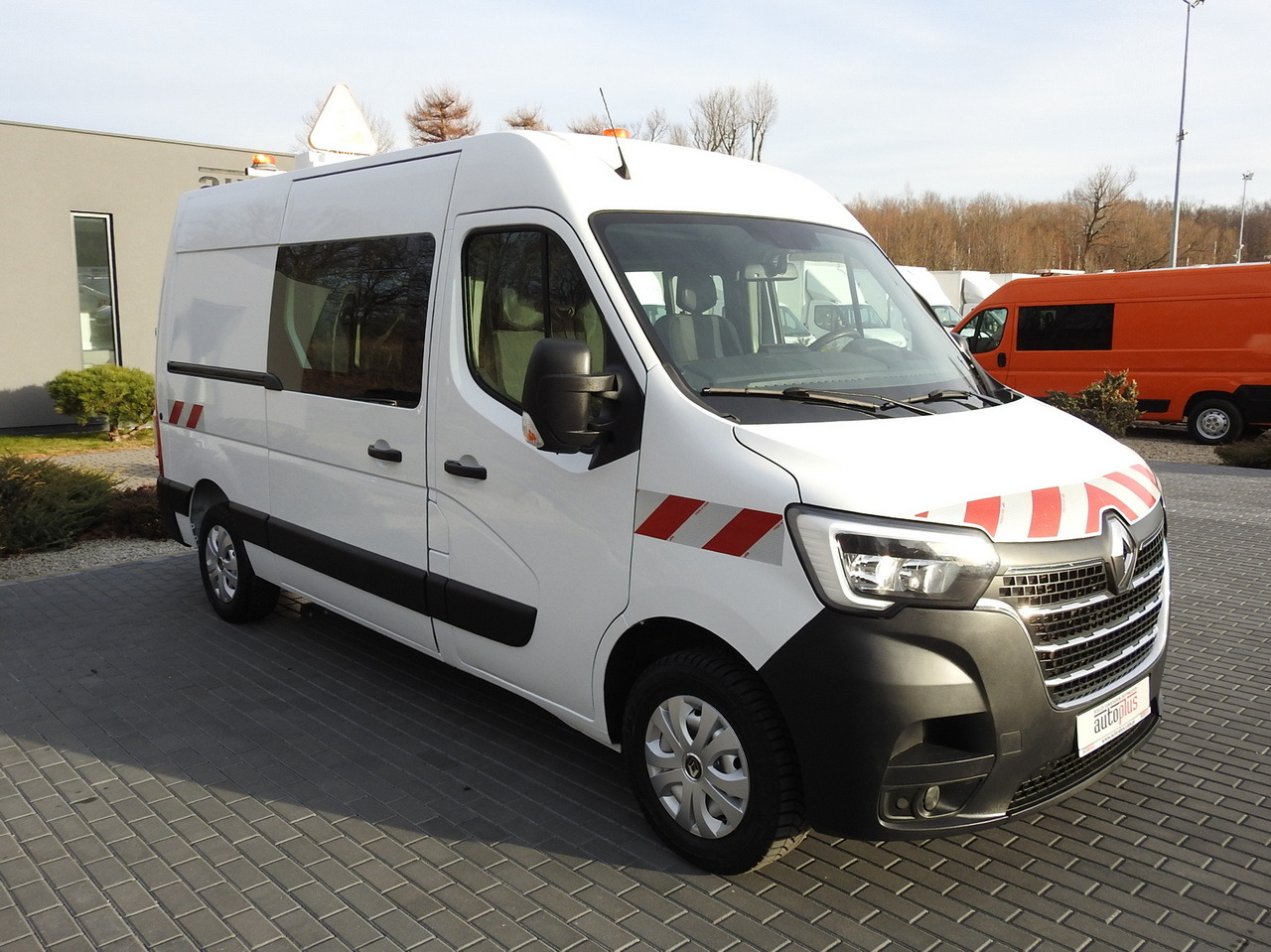 RENAULT MASTER BOX DELIVERY VAN 7 SEATS CRUISE CONTROL AIR CONDITIONING LED LIGHTS 135HP - Furgón: foto 4 RENAULT MASTER BOX DELIVERY VAN 7 SEATS CRUISE CONTROL AIR CONDITIONING LED LIGHTS 135HP - Furgón: foto 4