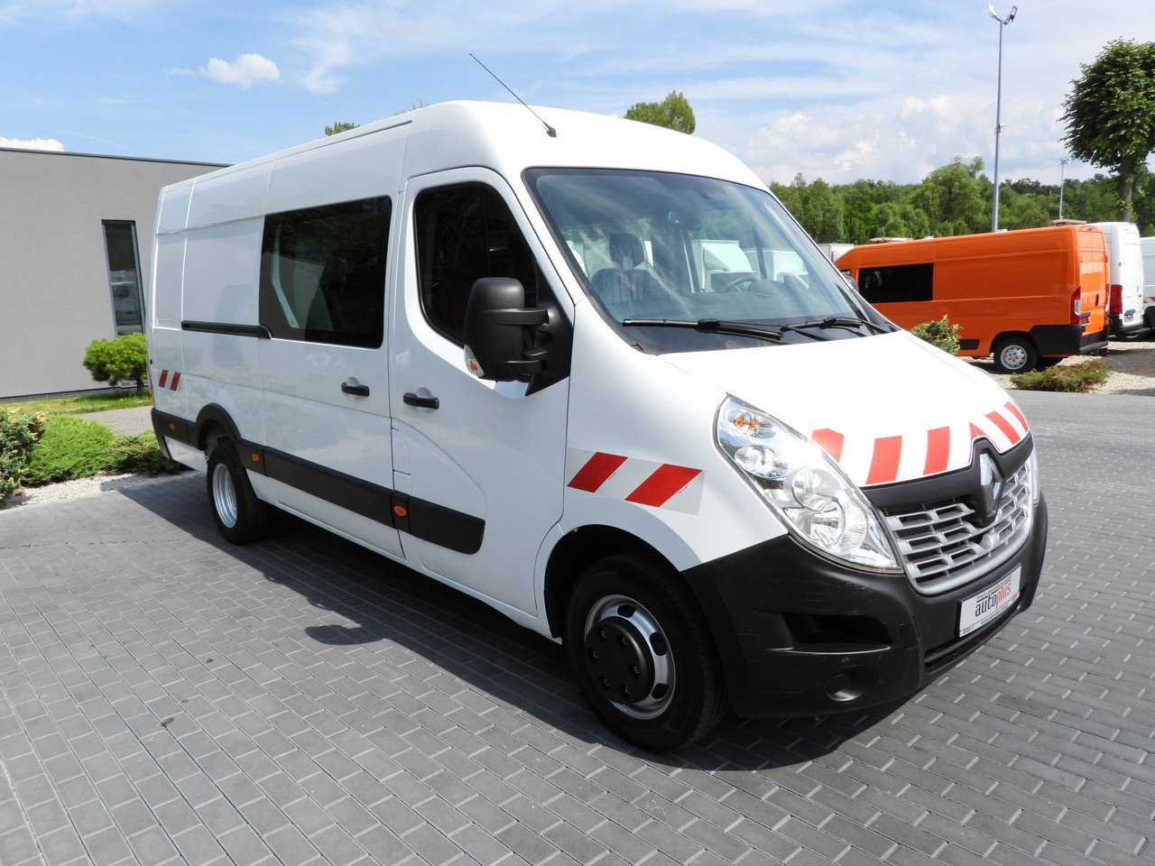 RENAULT MASTER BOX DELIVERY VAN 7 SEATS CRUISE CONTROL TWIN WHEELS AIR CONDITIONING 145HP - Furgón: foto 4 RENAULT MASTER BOX DELIVERY VAN 7 SEATS CRUISE CONTROL TWIN WHEELS AIR CONDITIONING 145HP - Furgón: foto 4