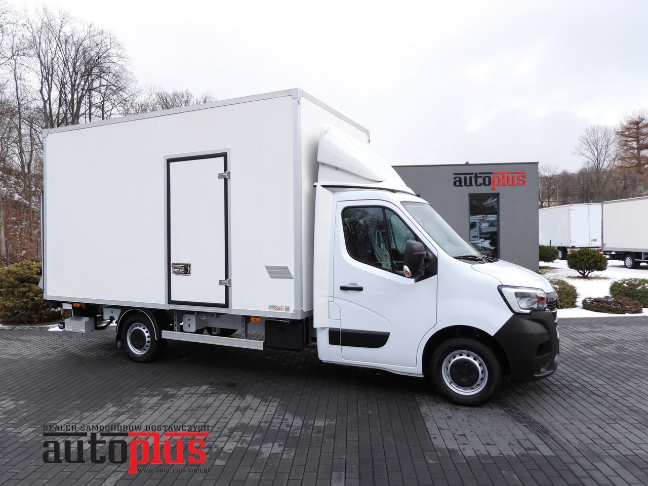 RENAULT MASTER BOX LIFT 8 PALLETS CRUISE CONTROL NAVIGATION LED LIGHTS AIR CONDITIONING 165HP - Furgoneta: foto 1 RENAULT MASTER BOX LIFT 8 PALLETS CRUISE CONTROL NAVIGATION LED LIGHTS AIR CONDITIONING 165HP - Furgoneta: foto 1