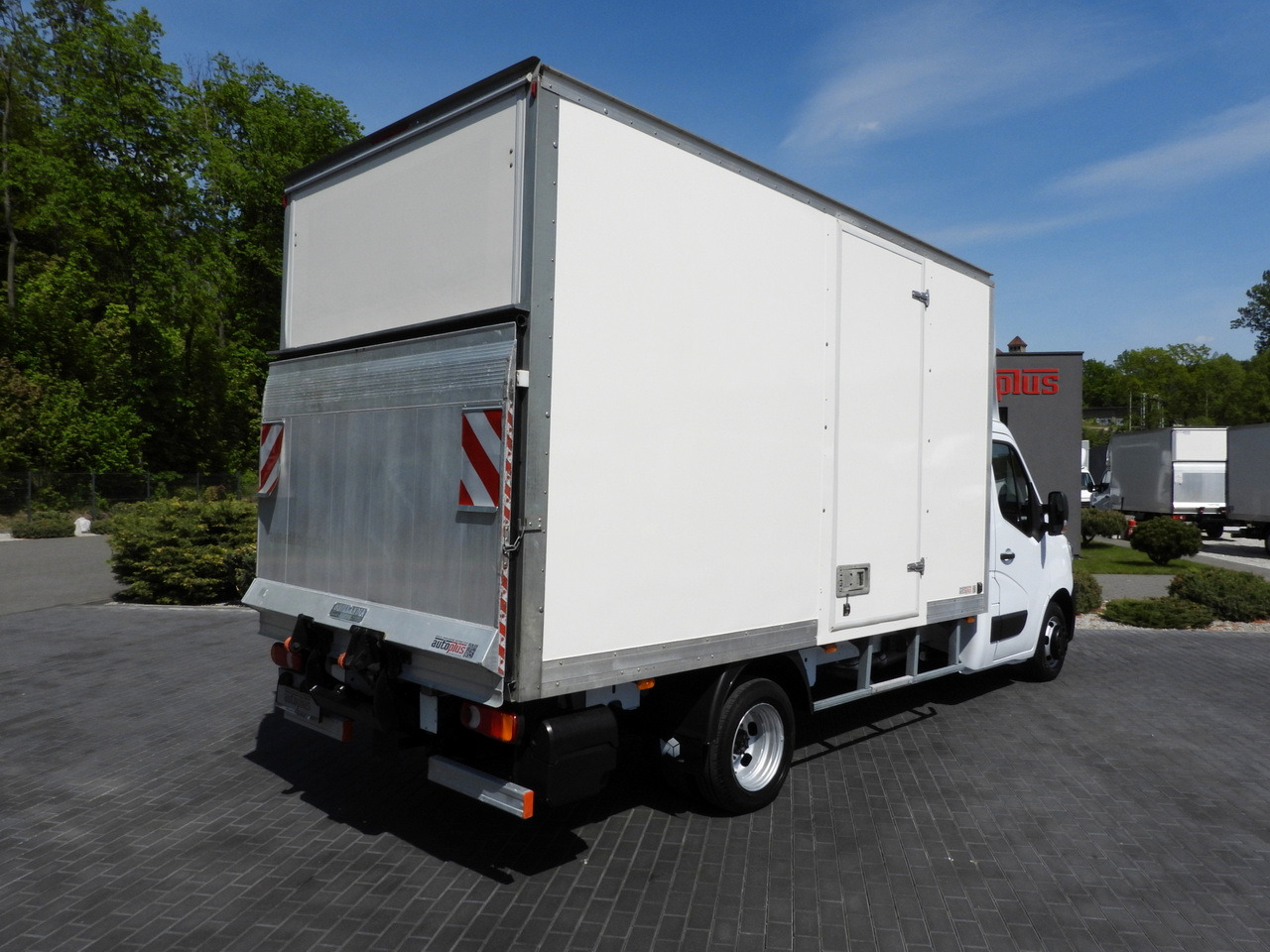 RENAULT MASTER BOX LIFT 8 PALLETS CRUISE CONTROL NAVIGATION LED LIGHTS TWIN WHEELS AIR CONDITIONING 145HP - Furgoneta: foto 3 RENAULT MASTER BOX LIFT 8 PALLETS CRUISE CONTROL NAVIGATION LED LIGHTS TWIN WHEELS AIR CONDITIONING 145HP - Furgoneta: foto 3