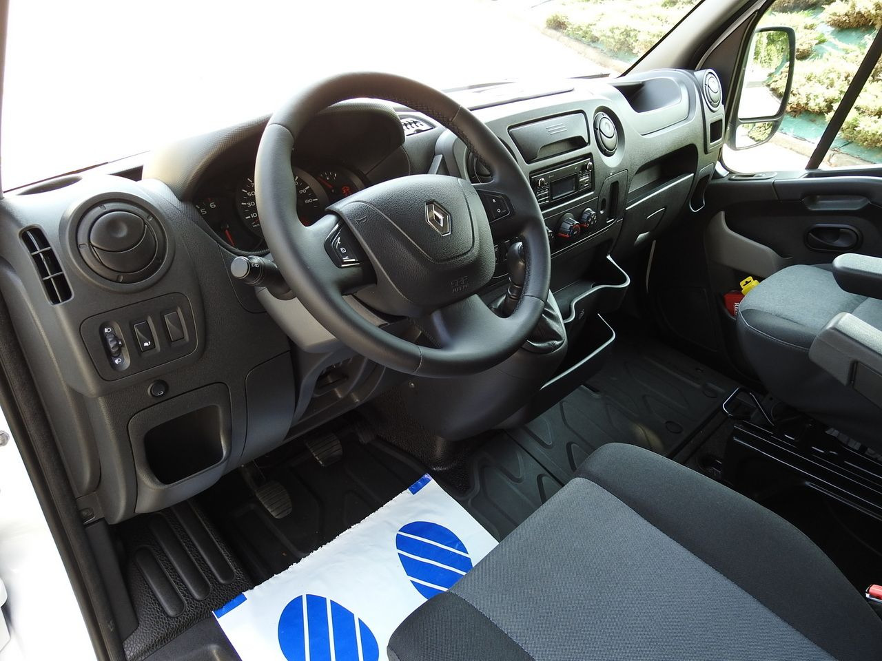 RENAULT MASTER - Furgoneta con caja de lona: foto 2 RENAULT MASTER - Furgoneta con caja de lona: foto 2