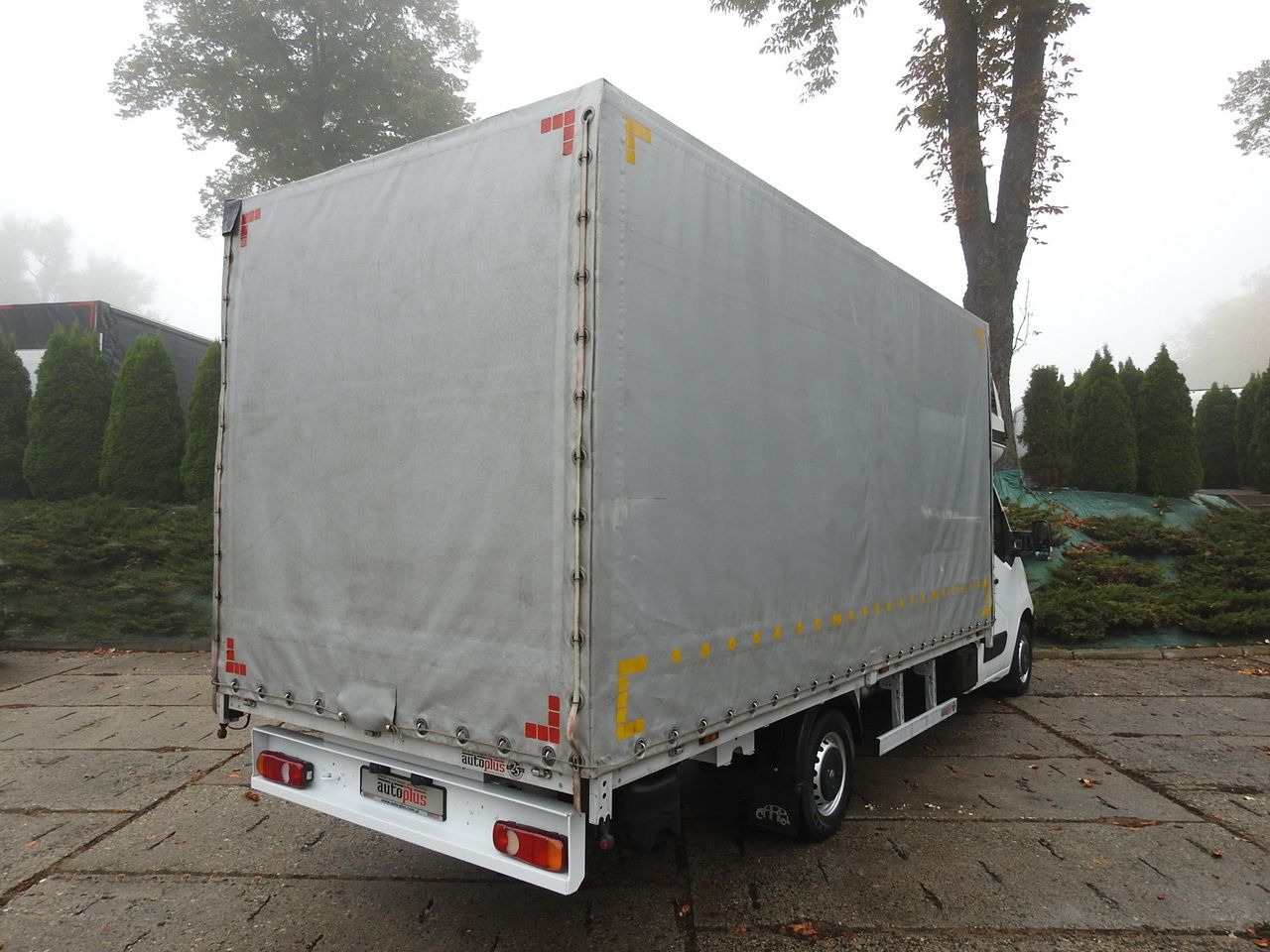 RENAULT MASTER - Furgoneta con caja de lona: foto 3 RENAULT MASTER - Furgoneta con caja de lona: foto 3