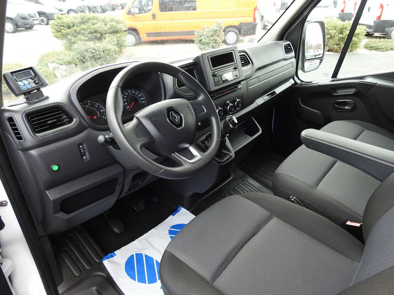 RENAULT MASTER REGRIGERATOR BOX 0*C LED LIGHTS AIR CONDITIONING 145HP - Frigorífico furgoneta: foto 2 RENAULT MASTER REGRIGERATOR BOX 0*C LED LIGHTS AIR CONDITIONING 145HP - Frigorífico furgoneta: foto 2