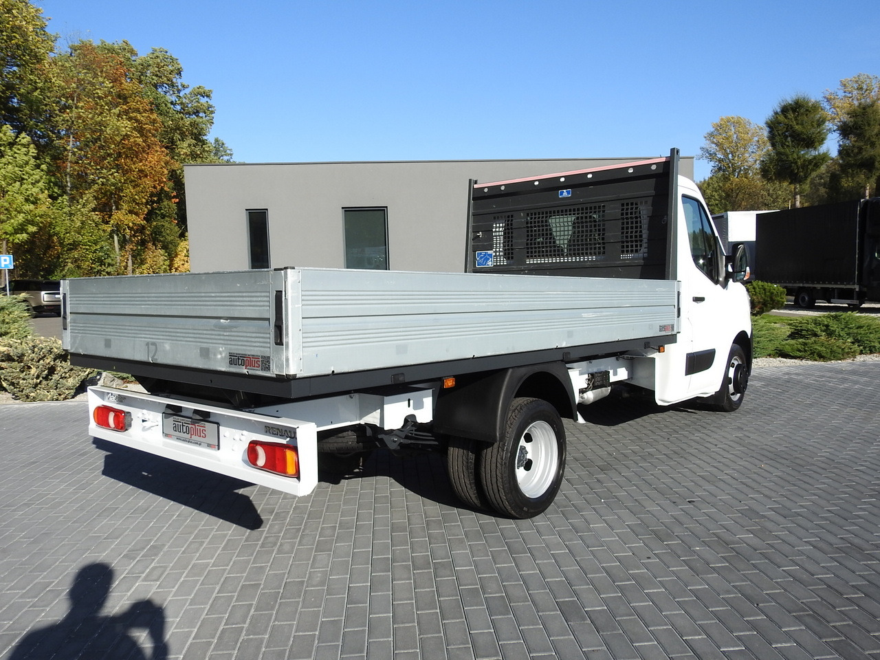 RENAULT MASTER STAKE BODY CRUISE CONTROL AIR CONDITIONING LED LIGHTS TWIN WHEELS 130HP - Caja abierta furgoneta: foto 3 RENAULT MASTER STAKE BODY CRUISE CONTROL AIR CONDITIONING LED LIGHTS TWIN WHEELS 130HP - Caja abierta furgoneta: foto 3