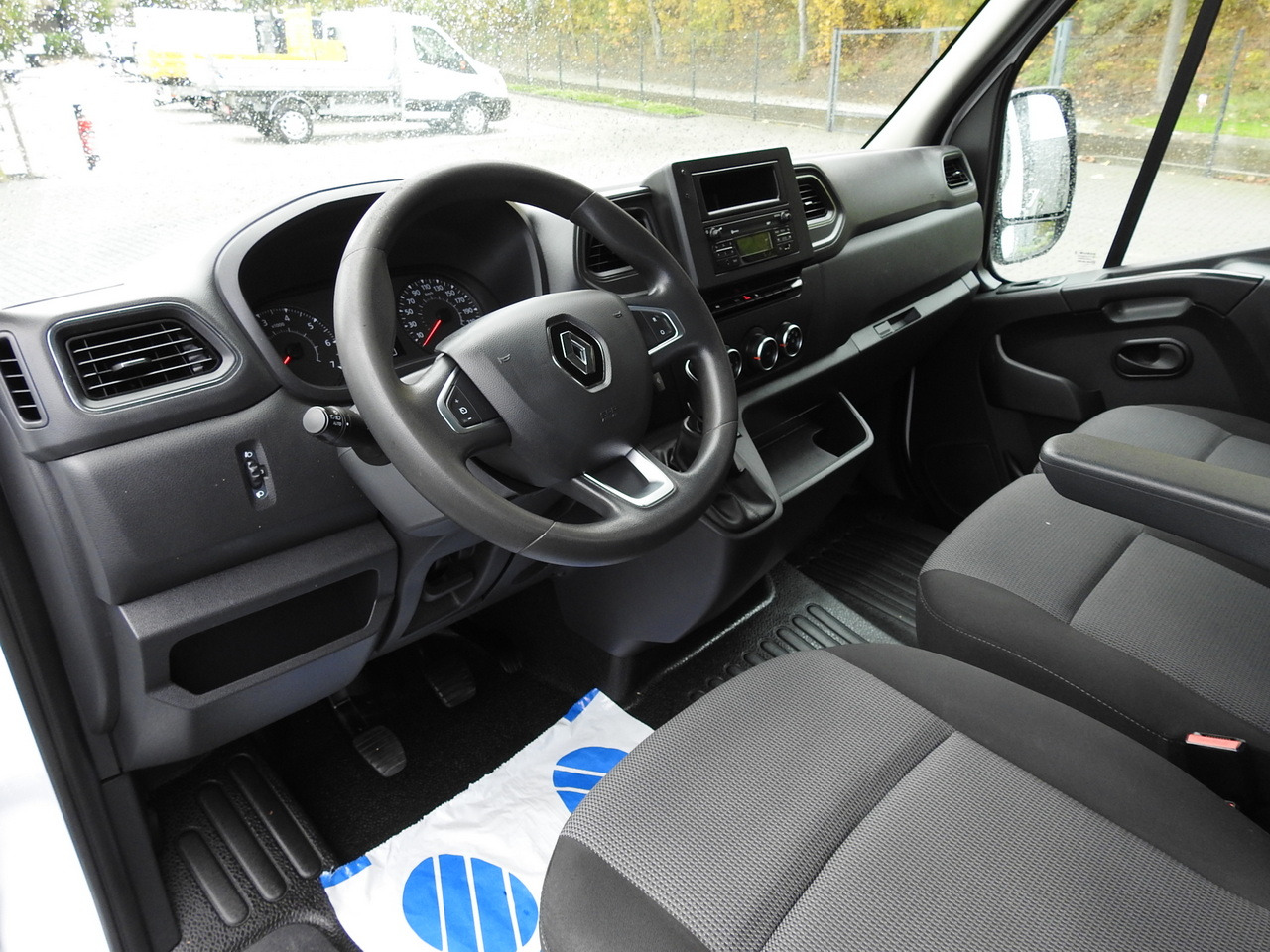 RENAULT MASTER STAKE BODY CRUISE CONTROL AIR CONDITIONING LED LIGHTS TWIN WHEELS 130HP - Caja abierta furgoneta: foto 2 RENAULT MASTER STAKE BODY CRUISE CONTROL AIR CONDITIONING LED LIGHTS TWIN WHEELS 130HP - Caja abierta furgoneta: foto 2