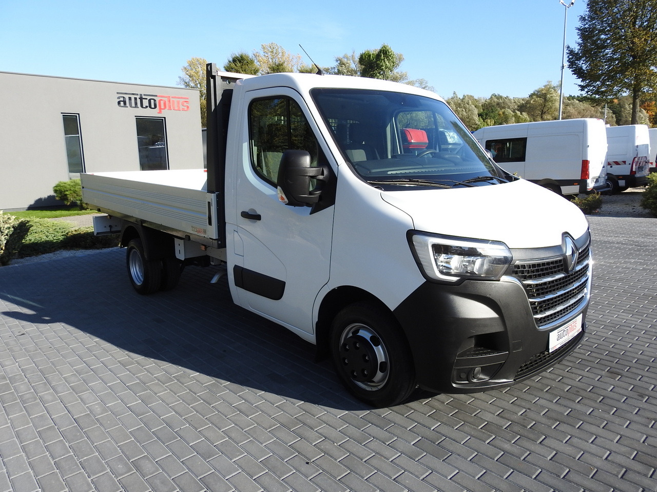 RENAULT MASTER STAKE BODY CRUISE CONTROL AIR CONDITIONING LED LIGHTS TWIN WHEELS 130HP - Caja abierta furgoneta: foto 4 RENAULT MASTER STAKE BODY CRUISE CONTROL AIR CONDITIONING LED LIGHTS TWIN WHEELS 130HP - Caja abierta furgoneta: foto 4