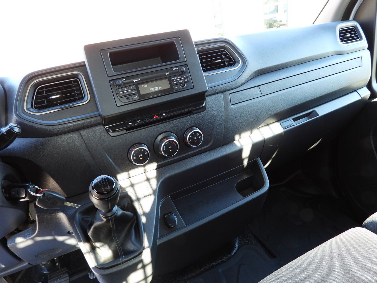 Caja abierta furgoneta RENAULT MASTER STAKE BODY CRUISE CONTROL LED LIGHTS AIR CONDITIONING  165HP: foto 31