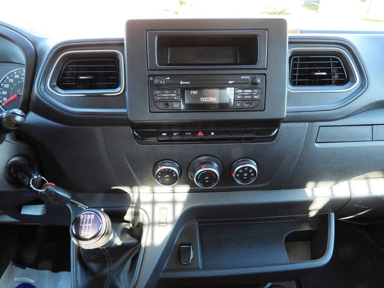 Caja abierta furgoneta RENAULT MASTER STAKE BODY CRUISE CONTROL LED LIGHTS AIR CONDITIONING 165HP: foto 33 Caja abierta furgoneta RENAULT MASTER STAKE BODY CRUISE CONTROL LED LIGHTS AIR CONDITIONING 165HP: foto 33