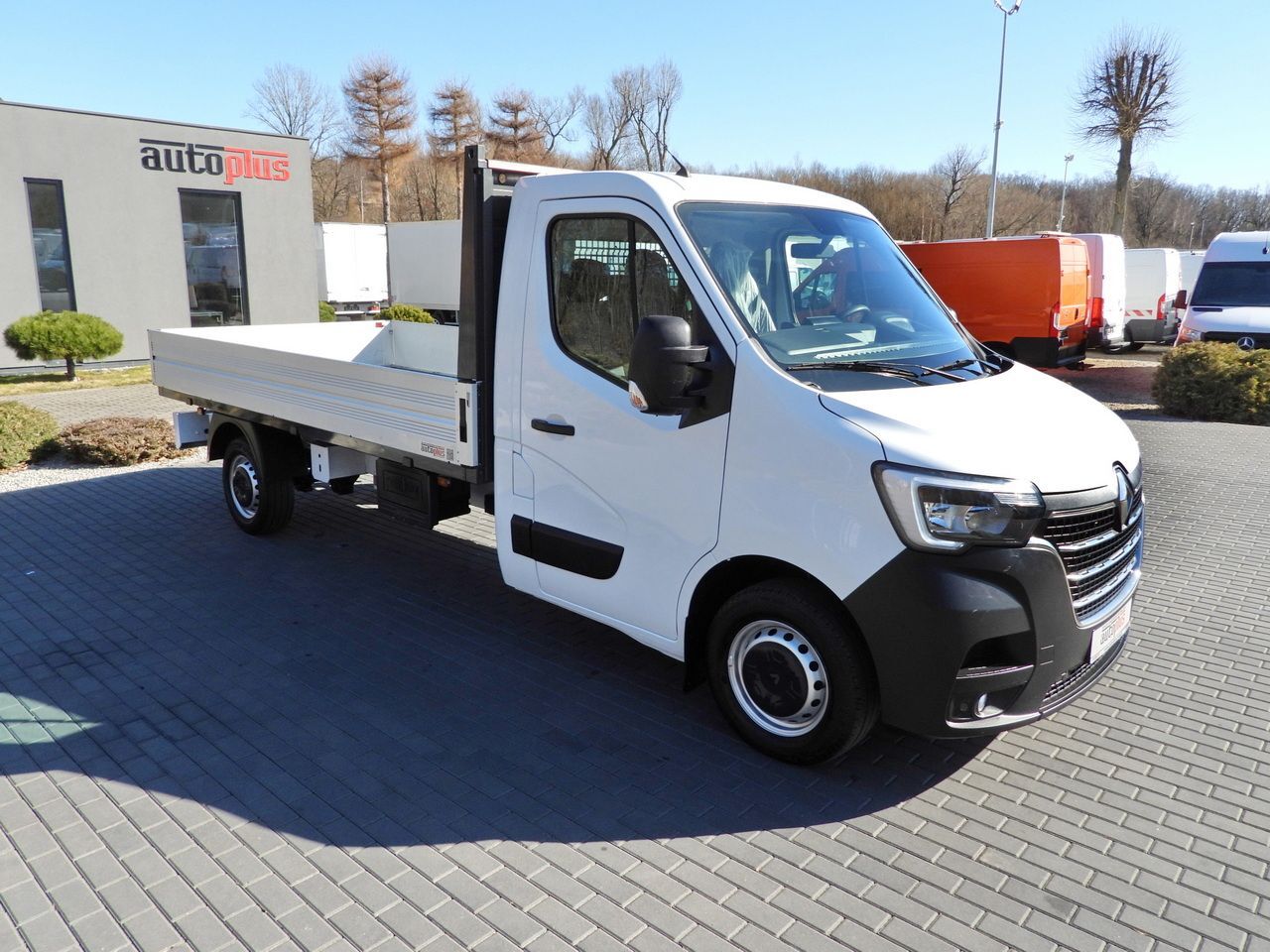 RENAULT MASTER STAKE BODY CRUISE CONTROL LED LIGHTS AIR CONDITIONING 165HP - Caja abierta furgoneta: foto 4 RENAULT MASTER STAKE BODY CRUISE CONTROL LED LIGHTS AIR CONDITIONING 165HP - Caja abierta furgoneta: foto 4