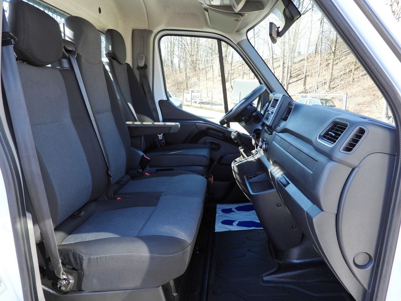 Caja abierta furgoneta RENAULT MASTER STAKE BODY CRUISE CONTROL LED LIGHTS AIR CONDITIONING 165HP: foto 38 Caja abierta furgoneta RENAULT MASTER STAKE BODY CRUISE CONTROL LED LIGHTS AIR CONDITIONING 165HP: foto 38